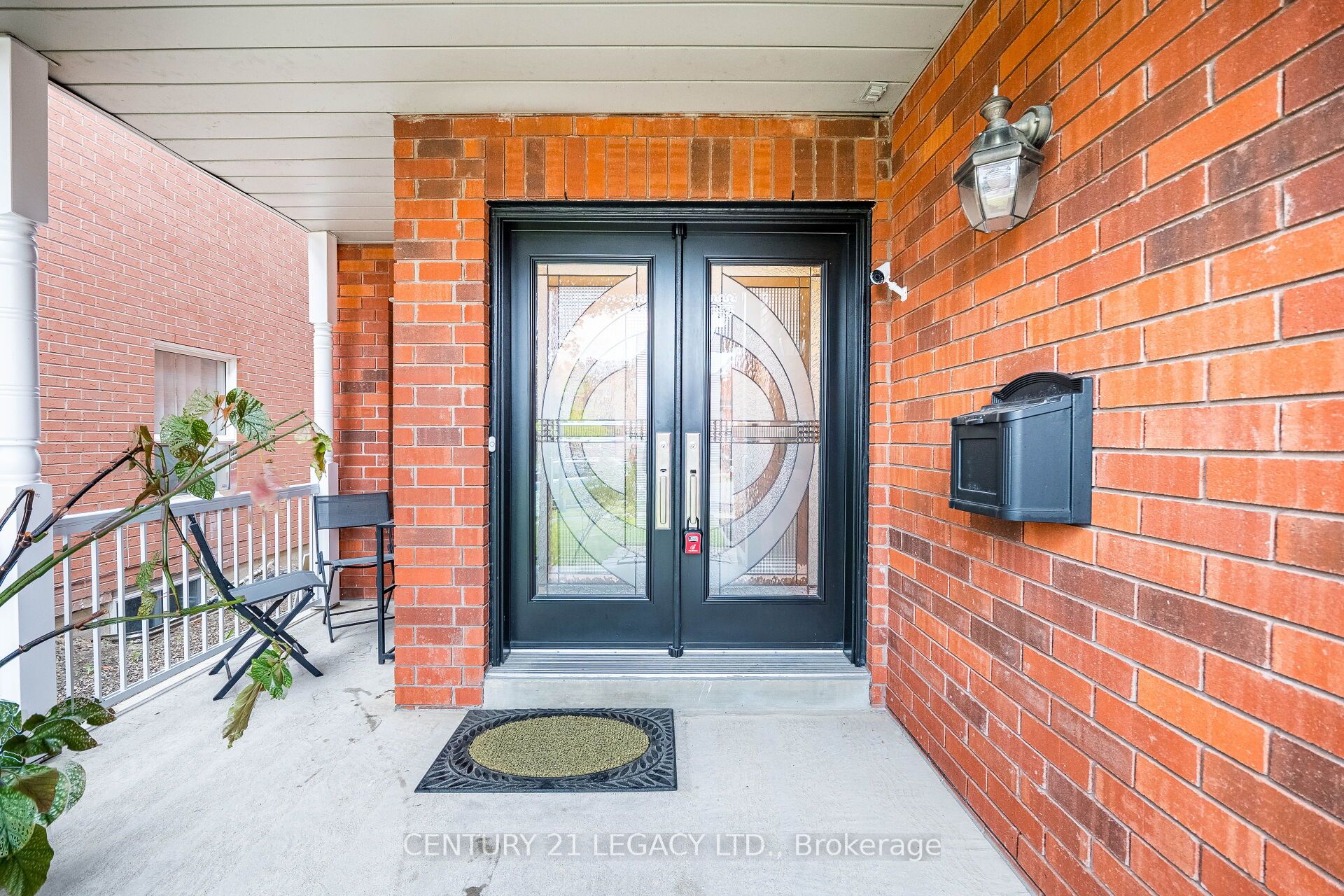 6882 Gooderham Estate Boulevard Property Photo 2