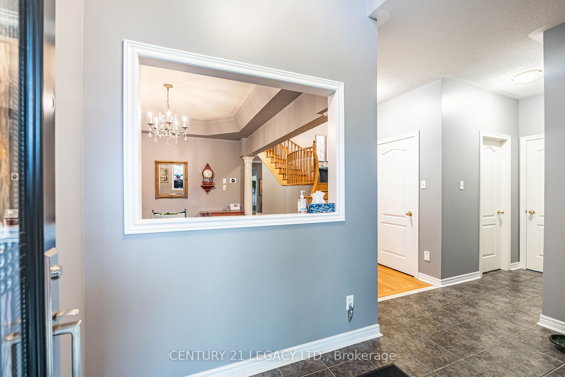 6882 Gooderham Estate Boulevard Property Photo 3