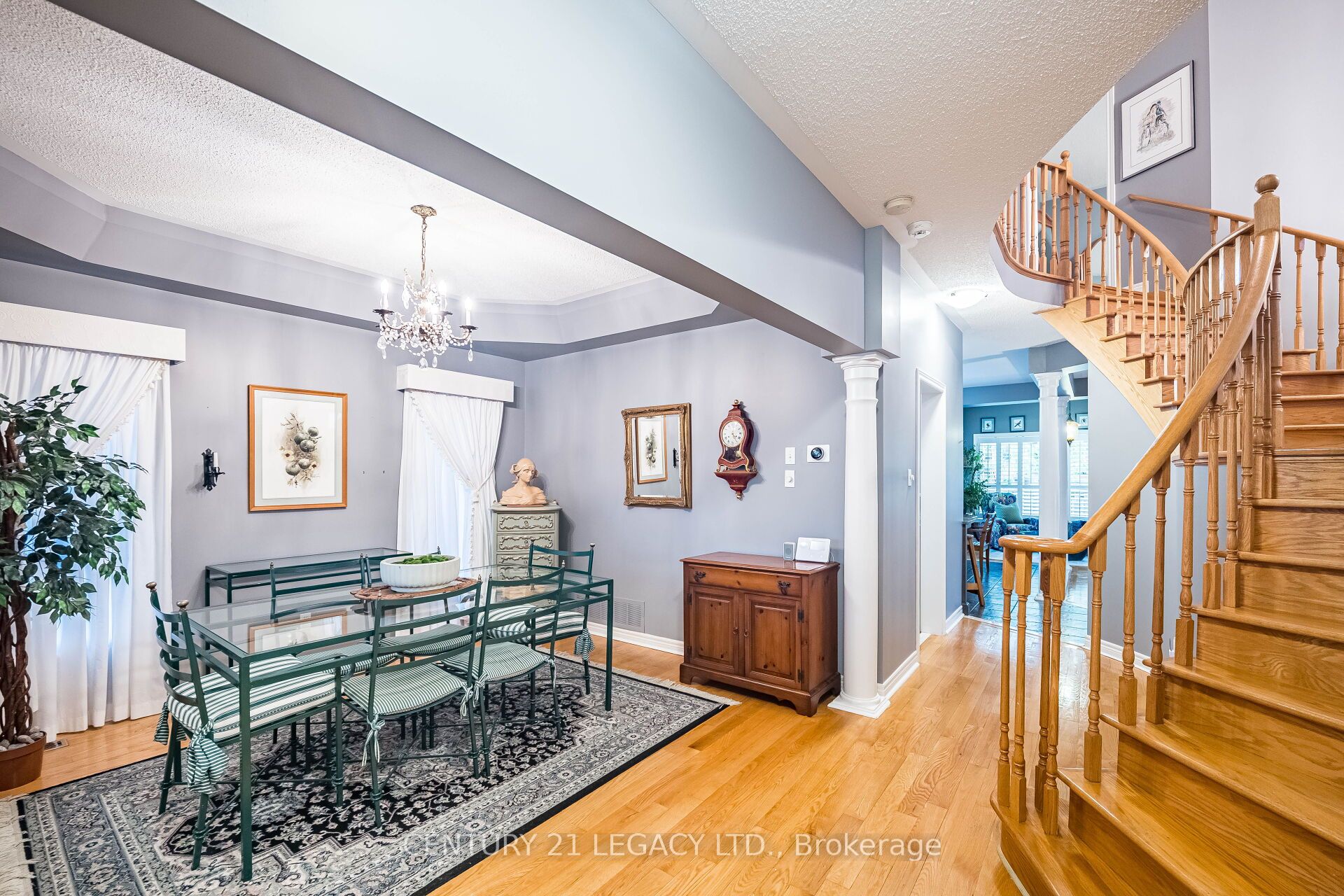 6882 Gooderham Estate Boulevard Property Photo 4