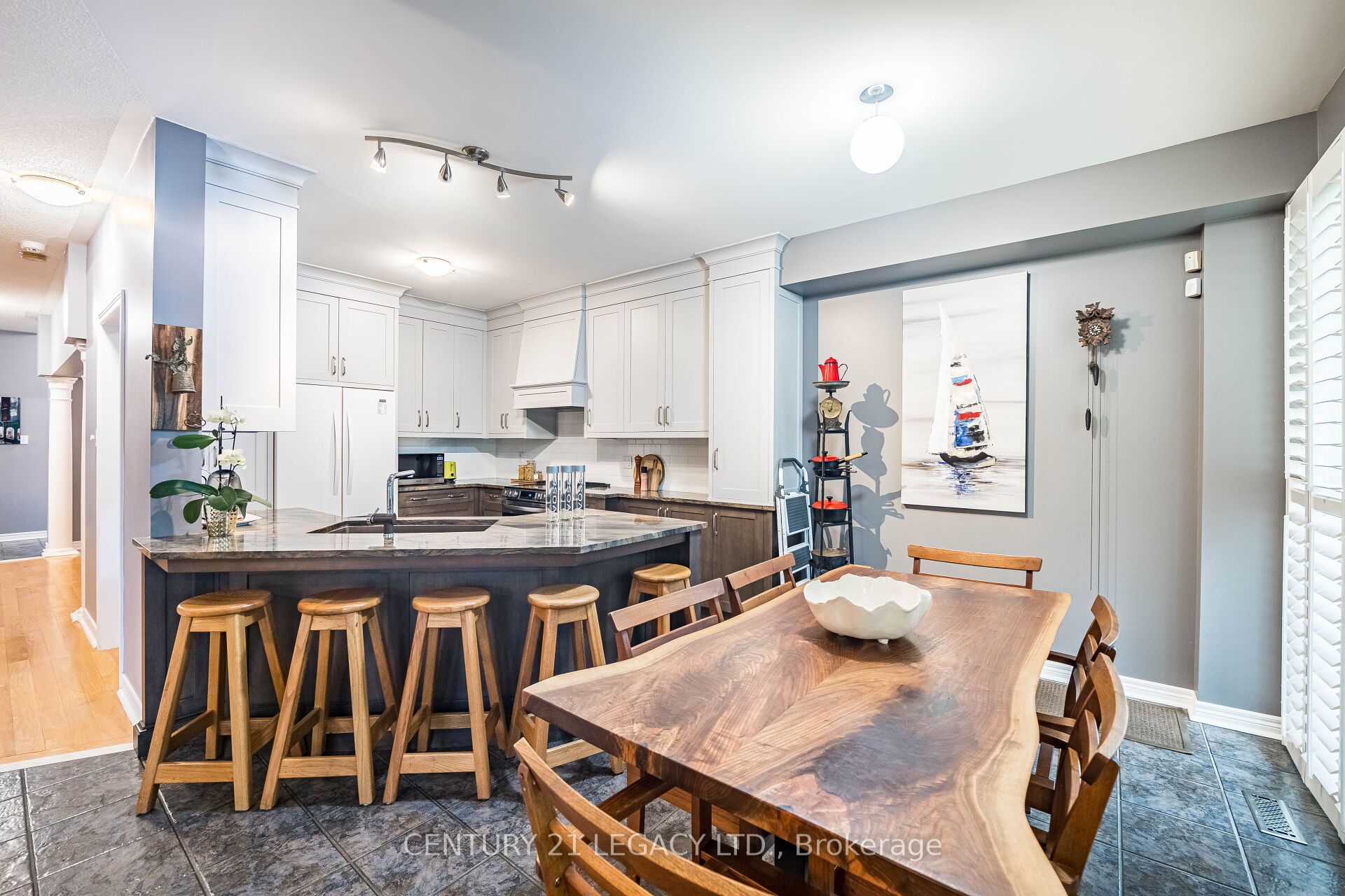 6882 Gooderham Estate Boulevard Property Photo 11