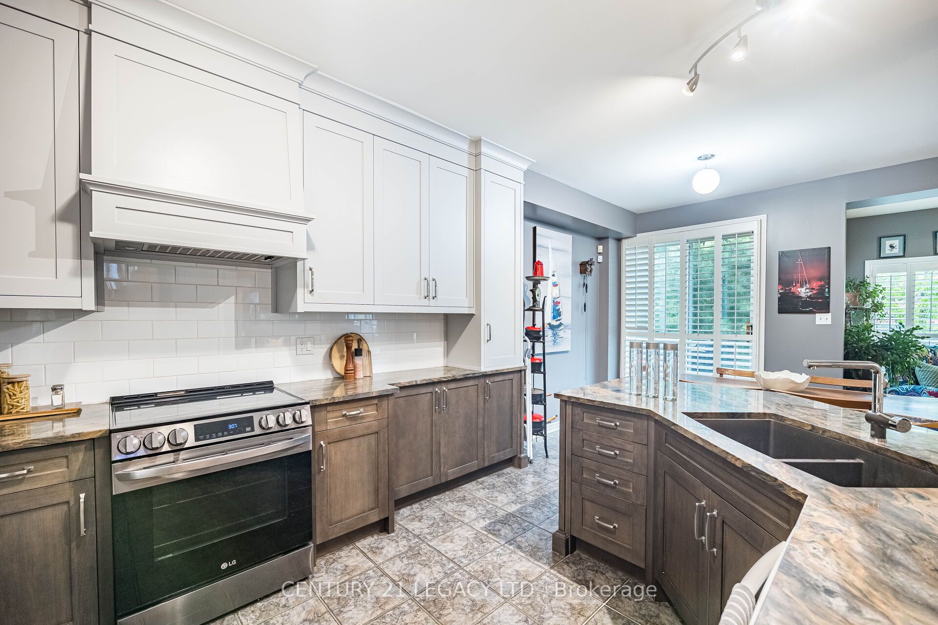 6882 Gooderham Estate Boulevard Property Photo 20