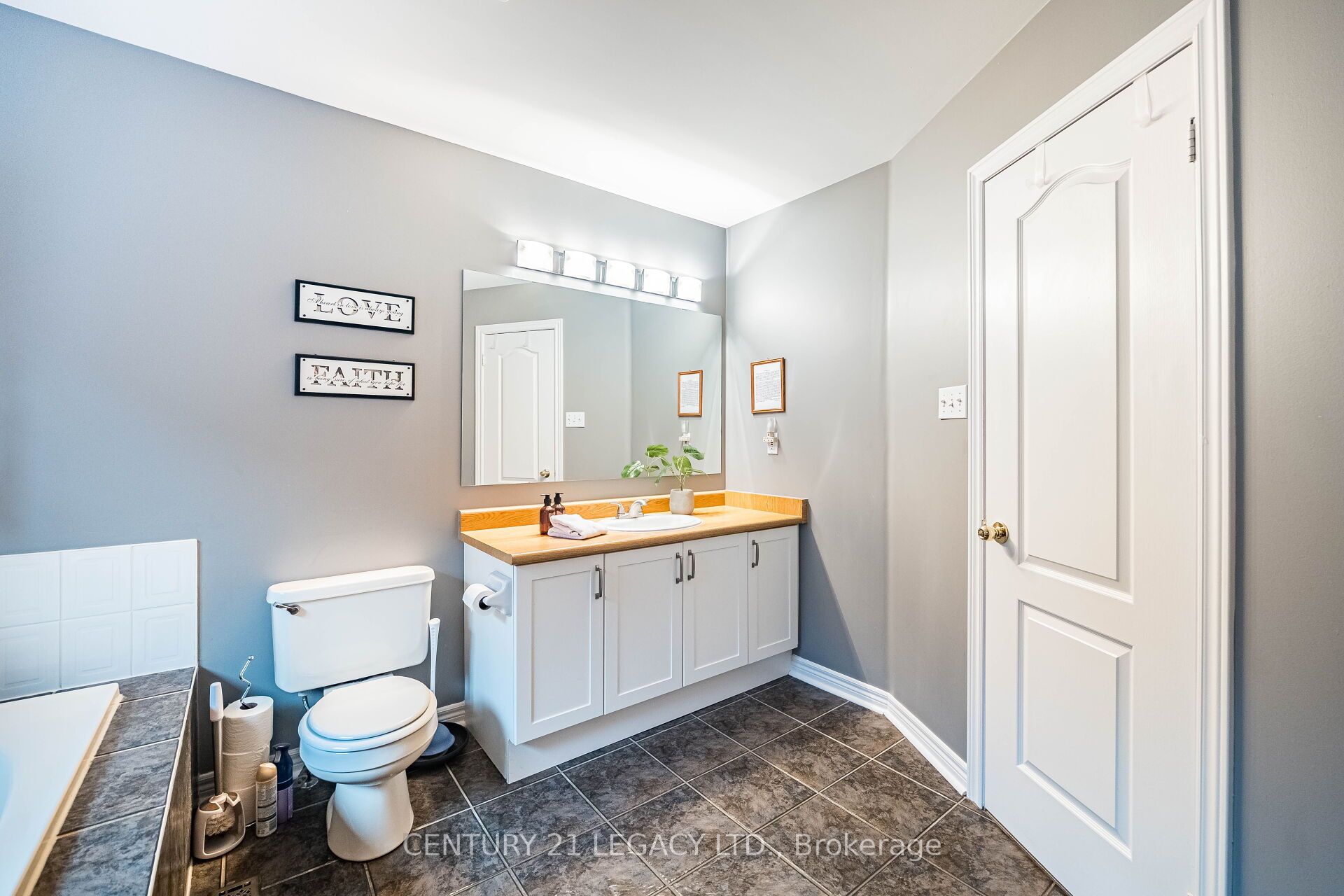 6882 Gooderham Estate Boulevard Property Photo 31