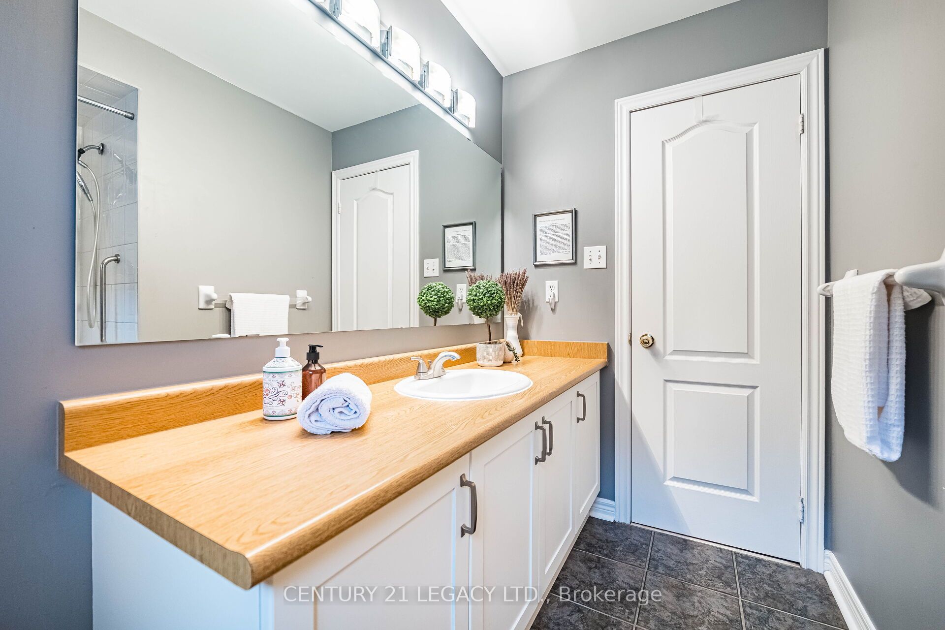 6882 Gooderham Estate Boulevard Property Photo 43