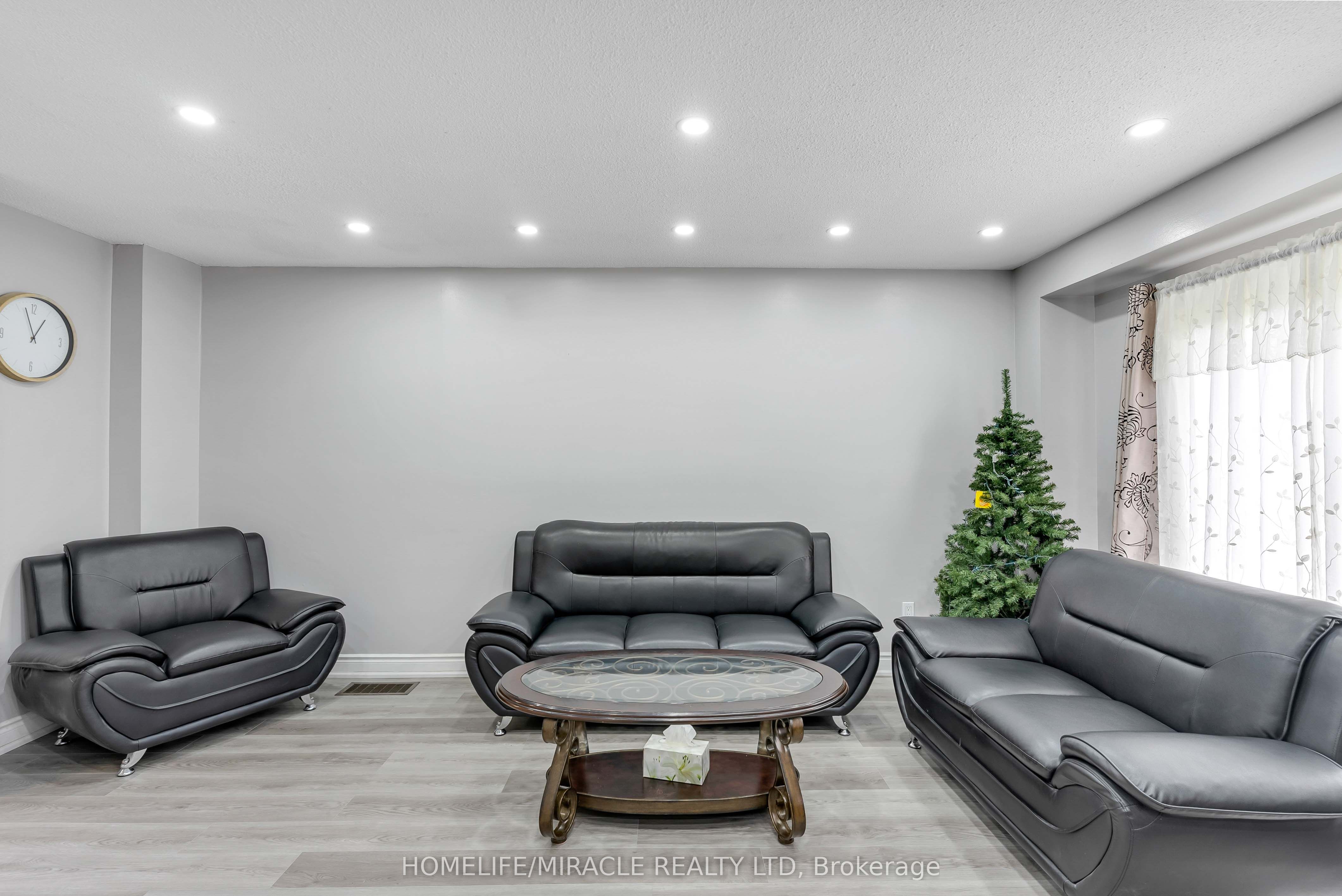156 Enderby Crescent Property Photo 12