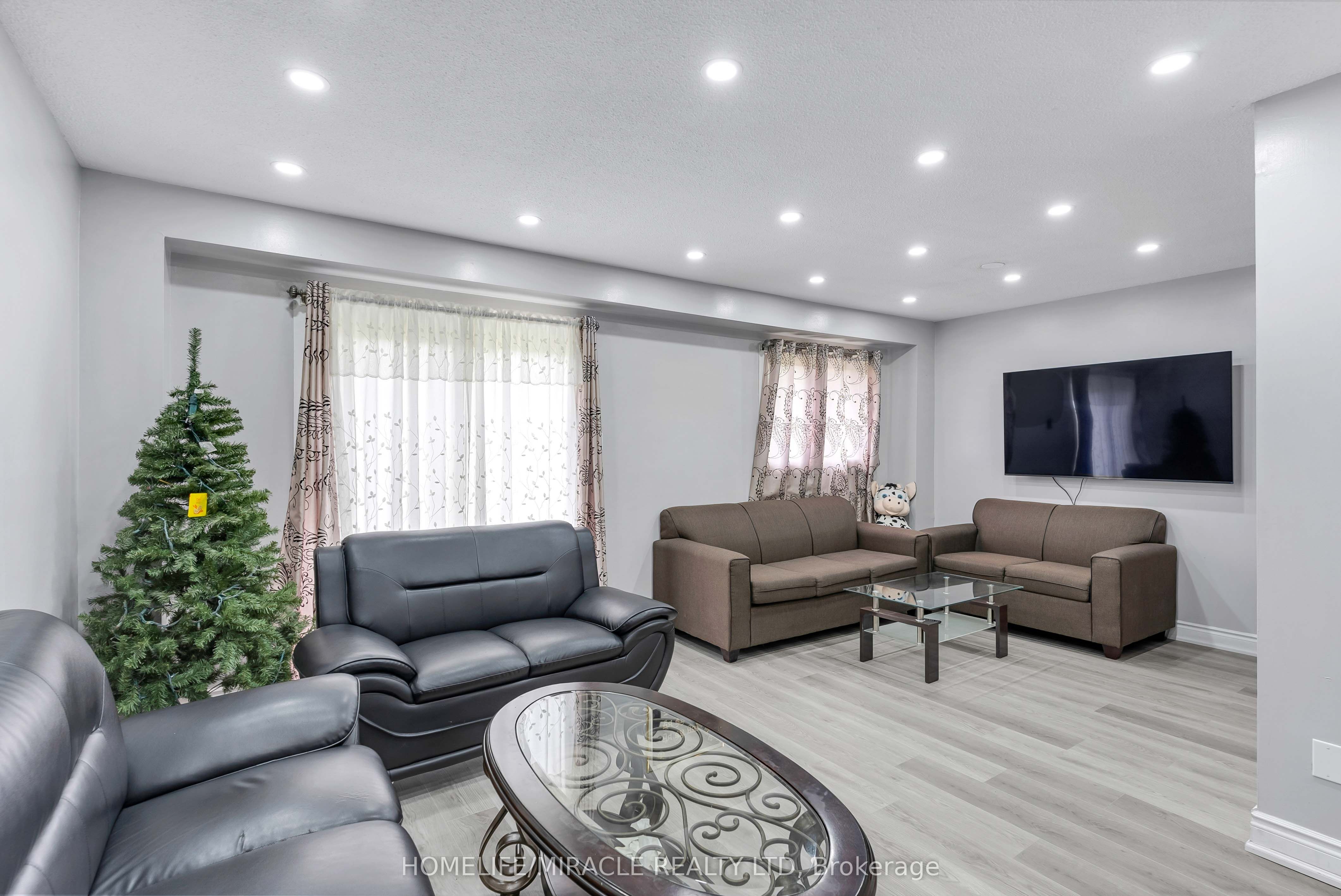 156 Enderby Crescent Property Photo 14