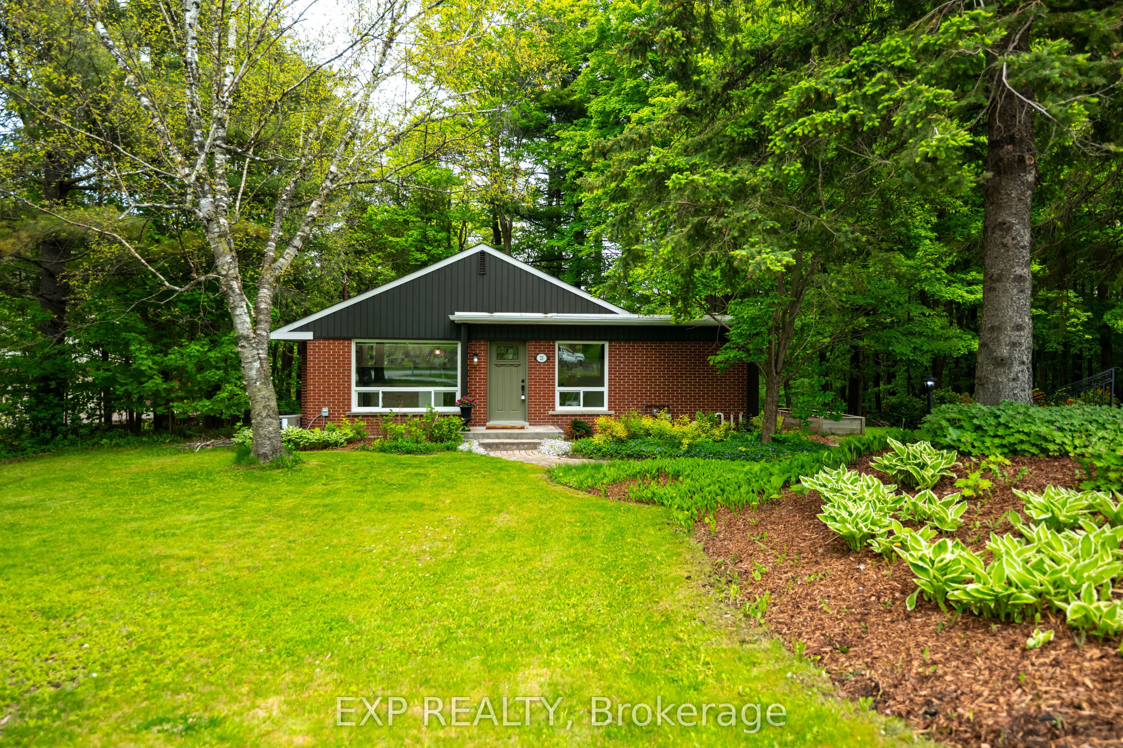 21 Veterans Way Property Photo 1