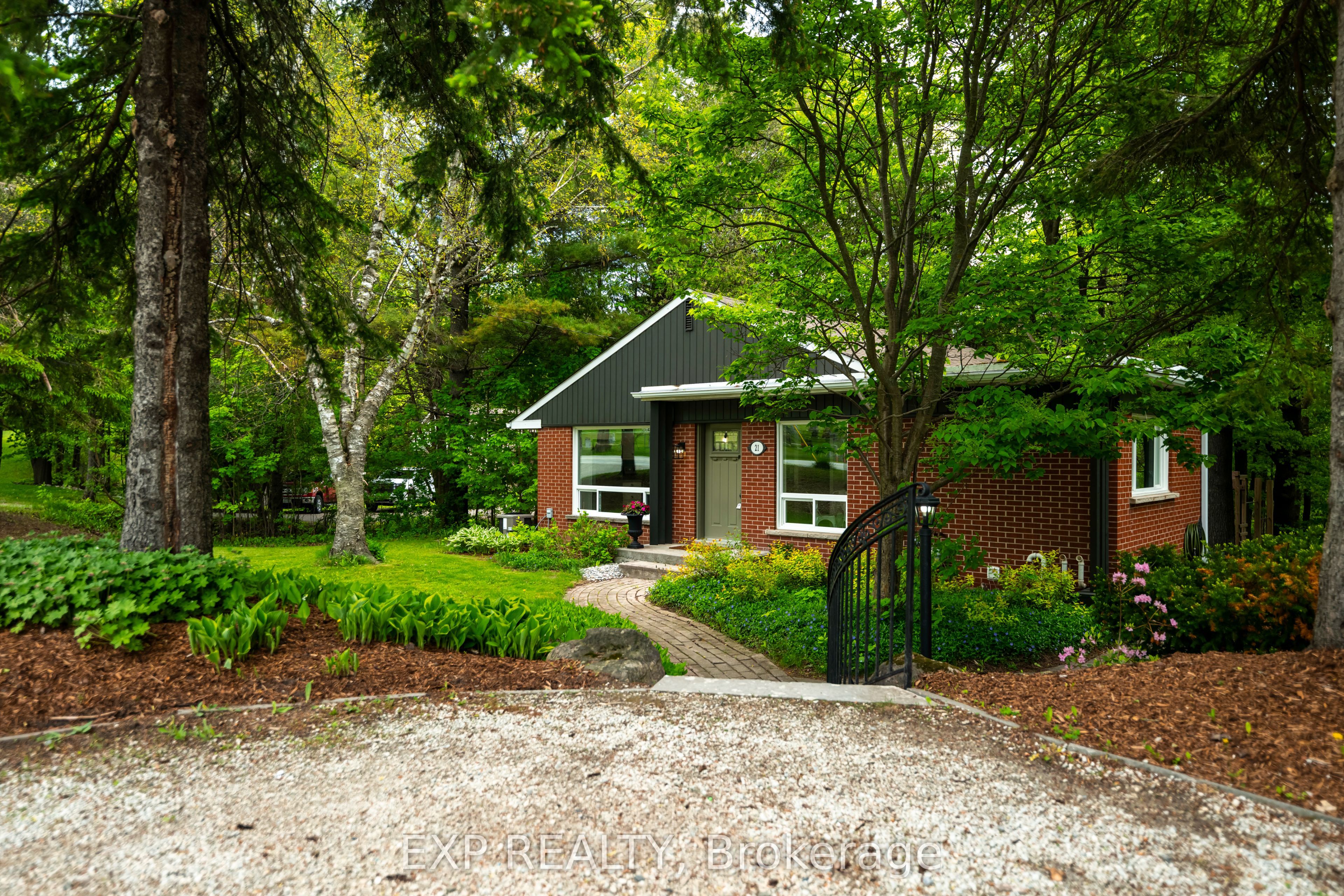 21 Veterans Way Property Photo 5