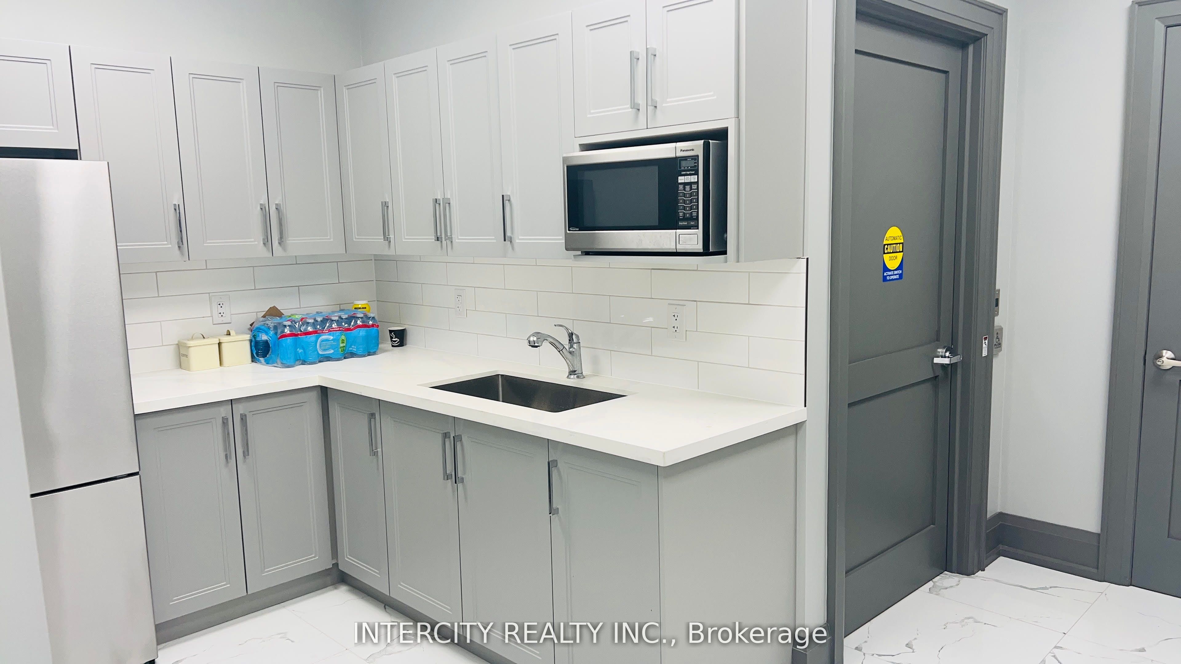 127 Westmore Drive Property Photo 11