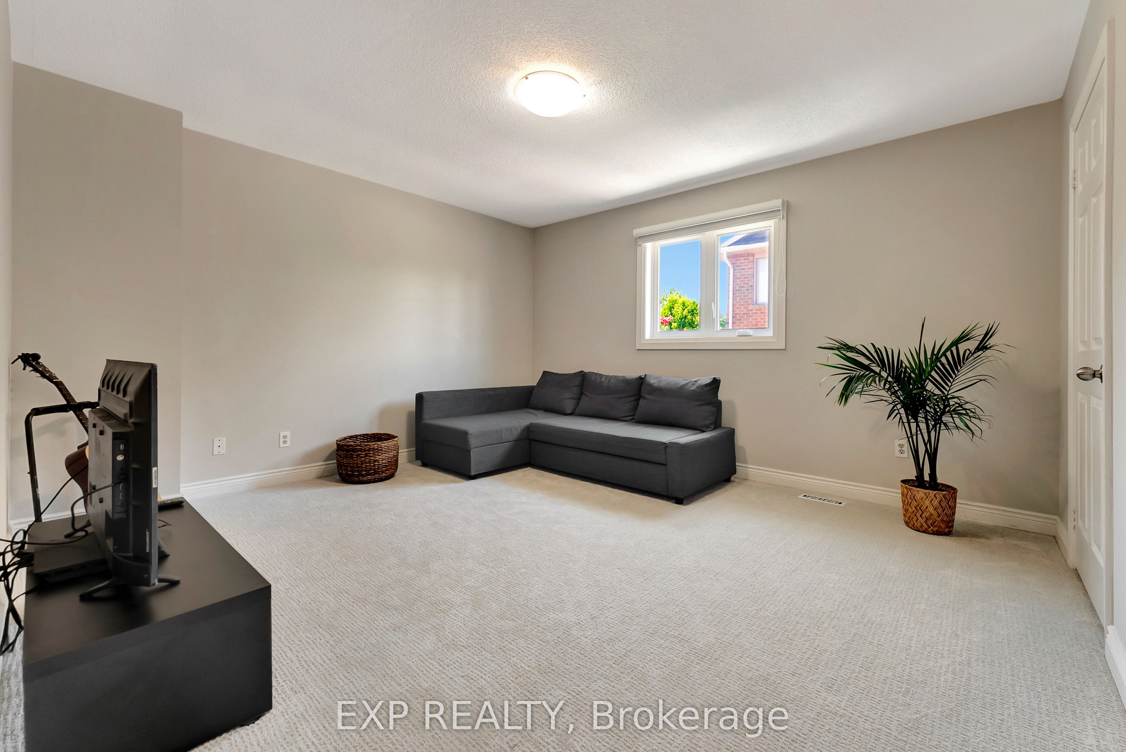 1399 Winterberry Dr Property Photo 33
