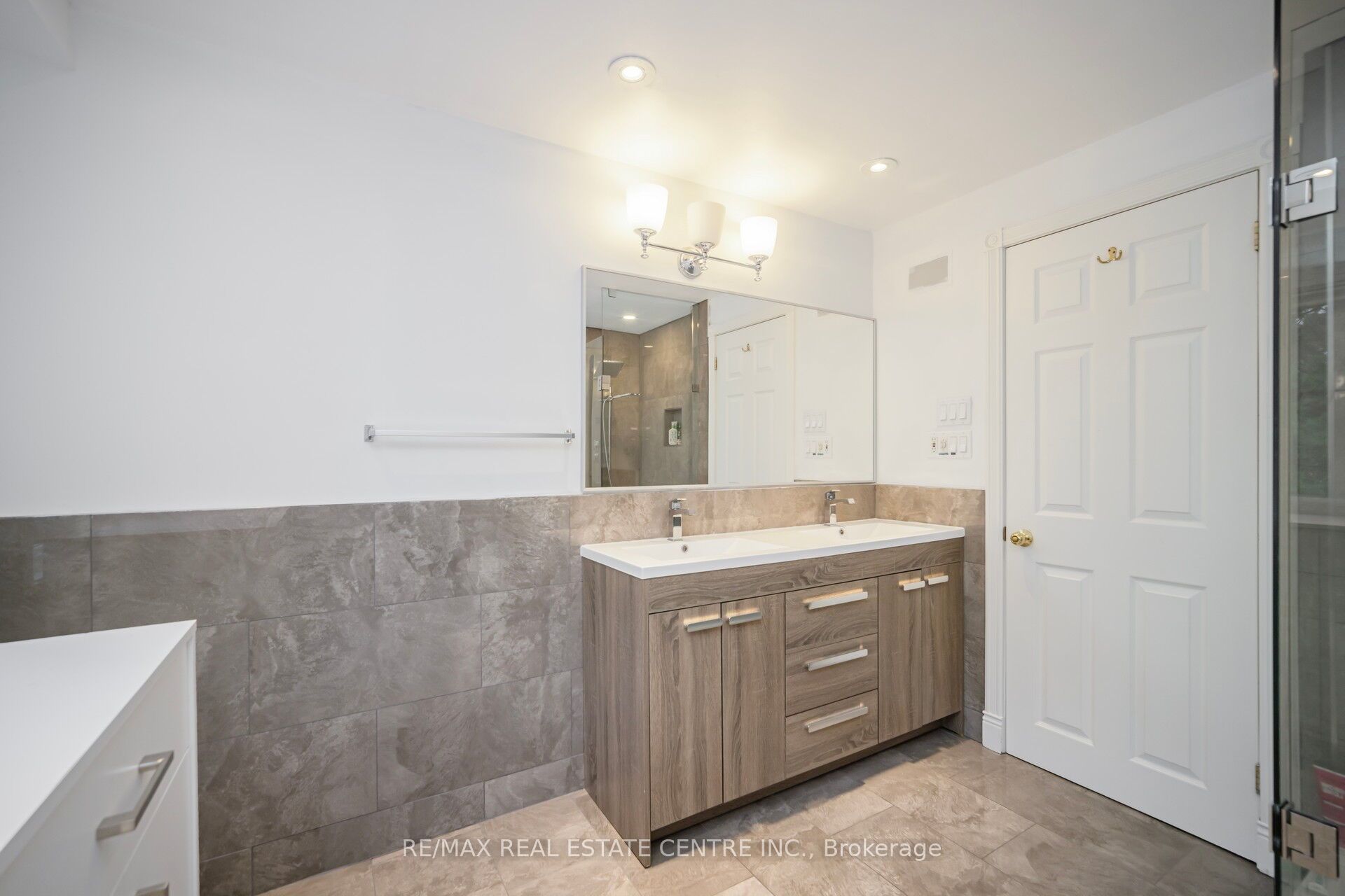 7 Heather Place Property Photo 29
