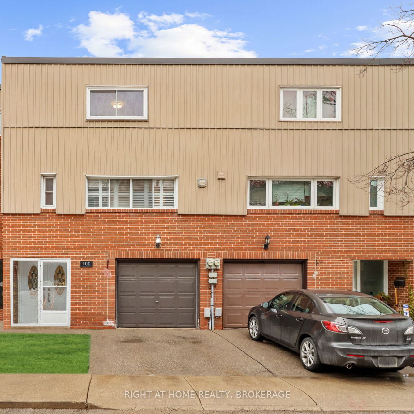 400 Bloor Street 100 Property Photo 2