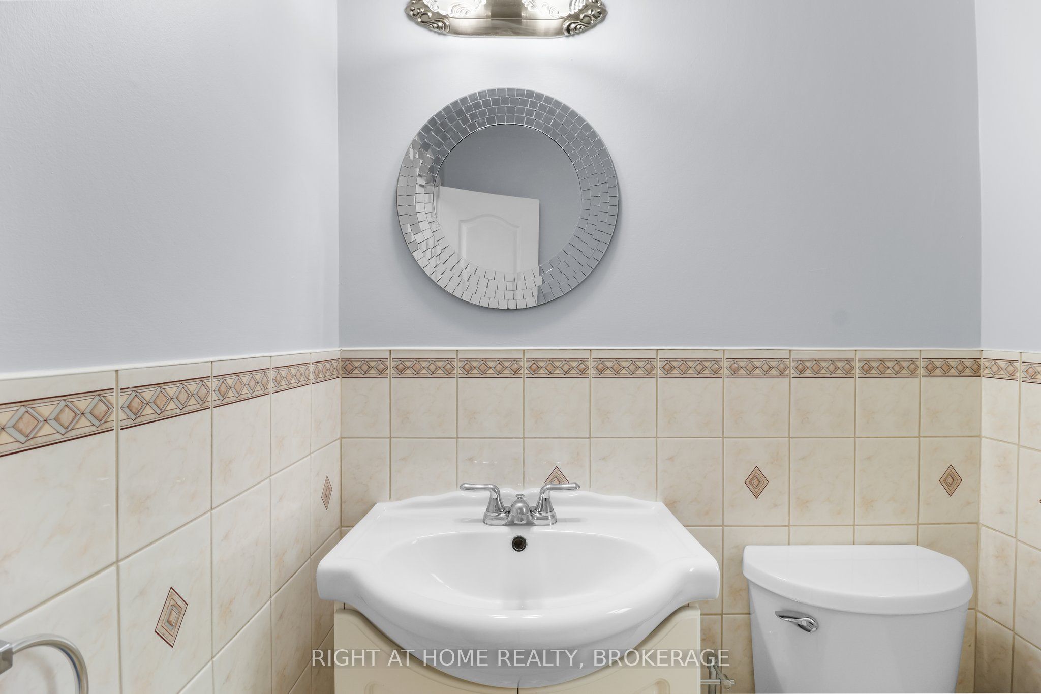 400 Bloor Street 100 Property Photo 14