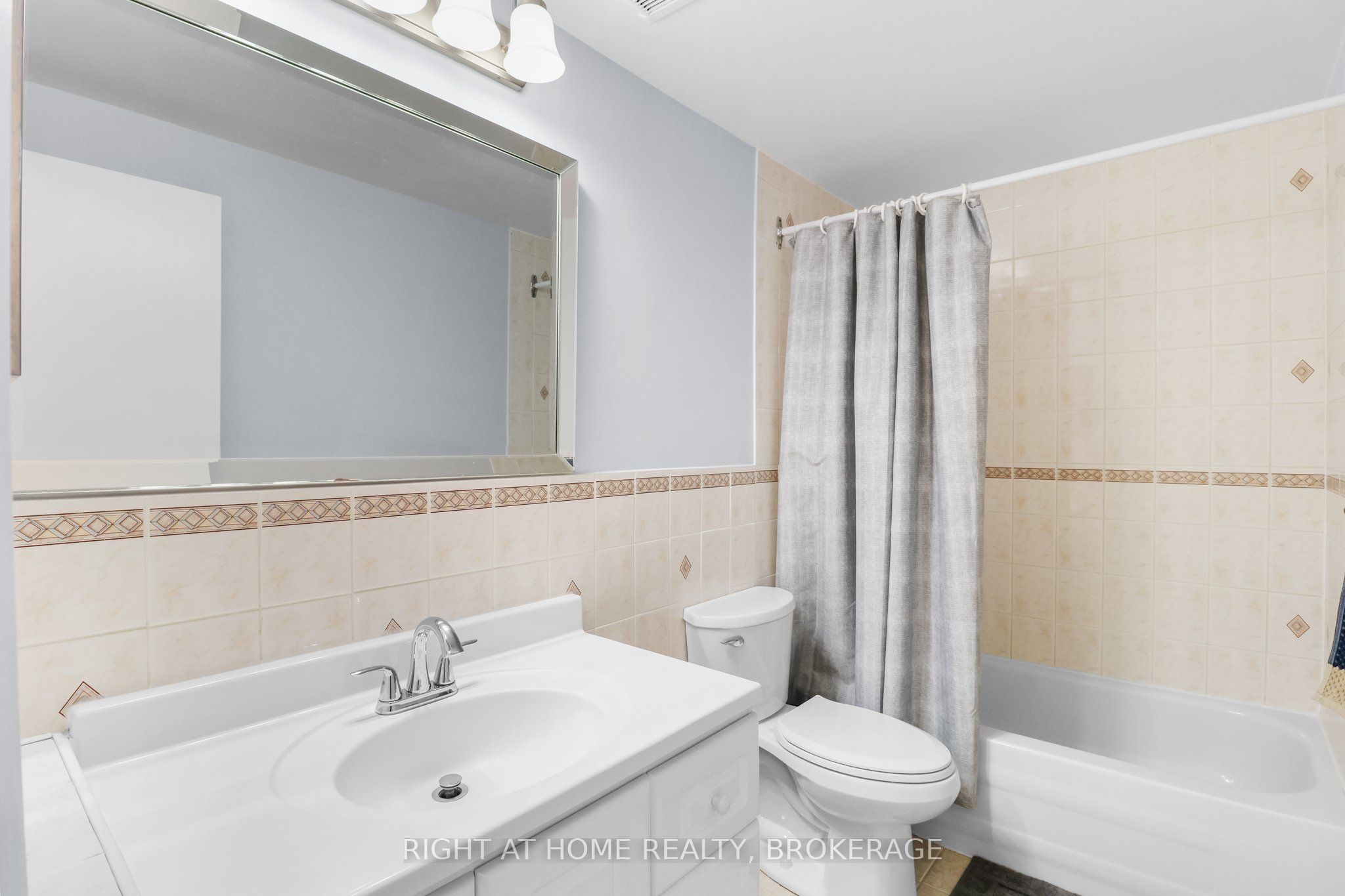 400 Bloor Street 100 Property Photo 16