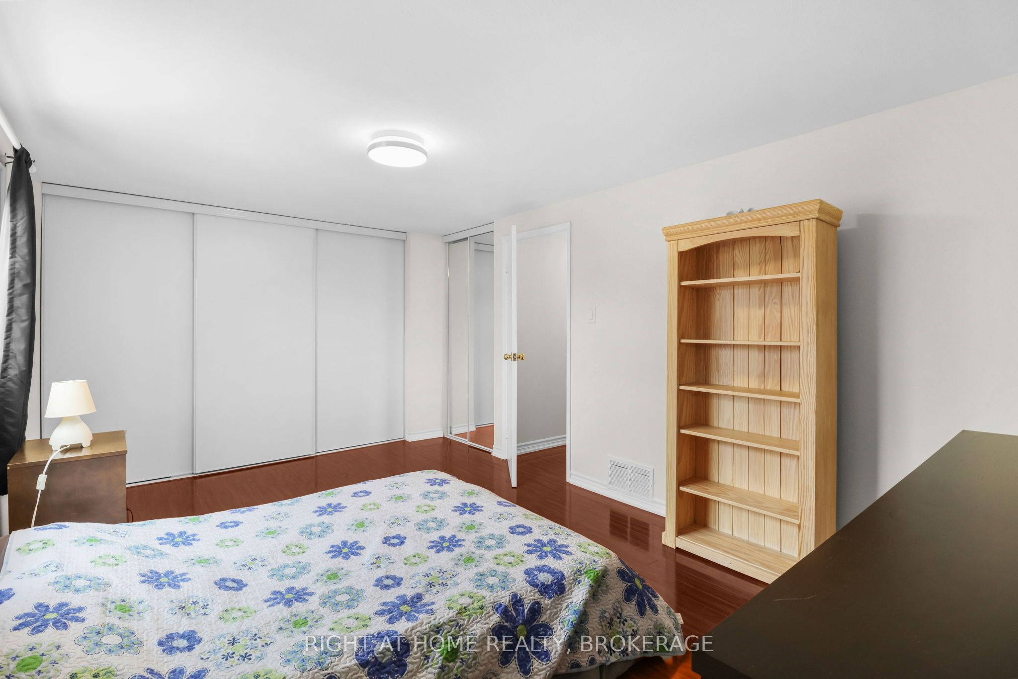 400 Bloor Street 100 Property Photo 20