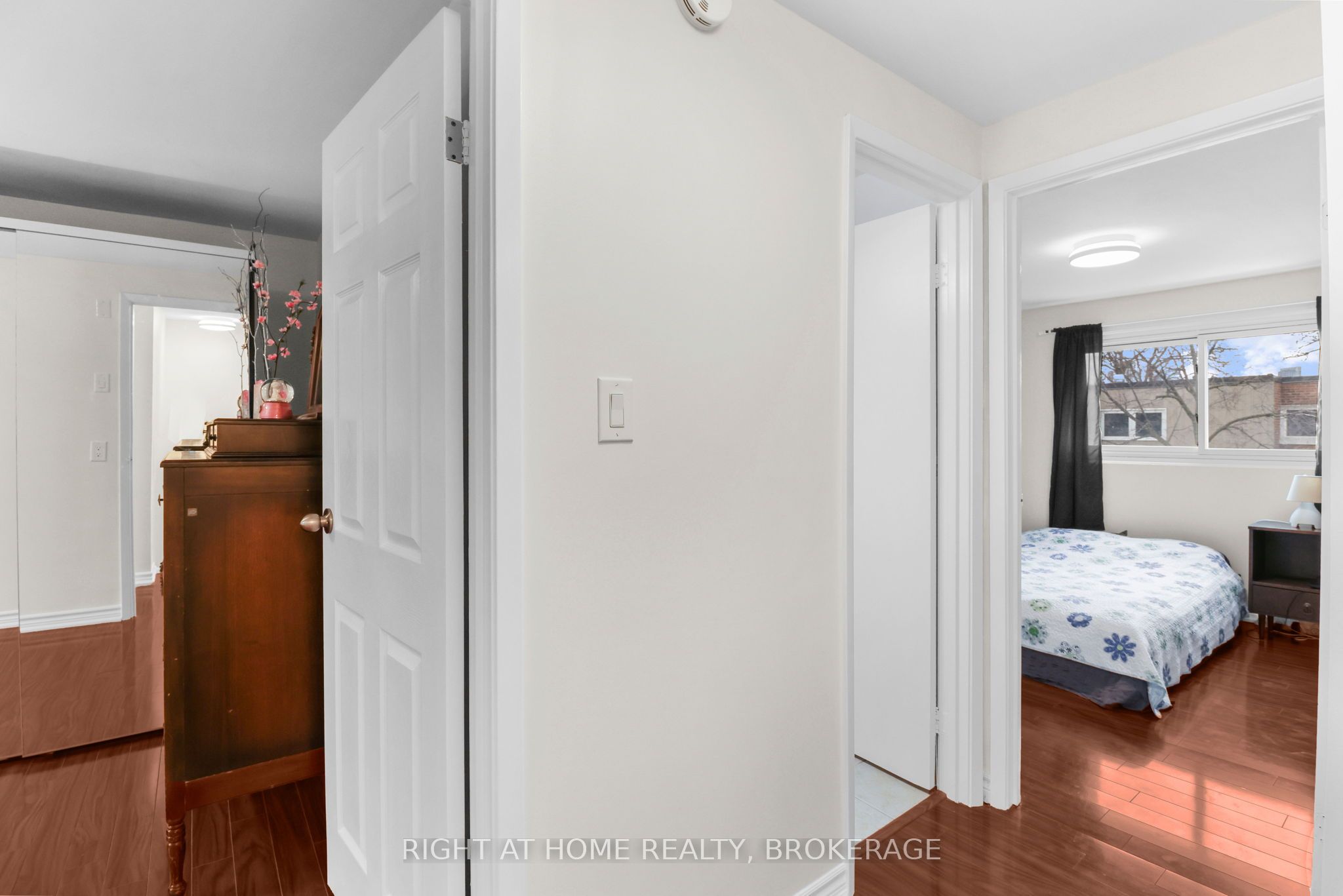 400 Bloor Street 100 Property Photo 21