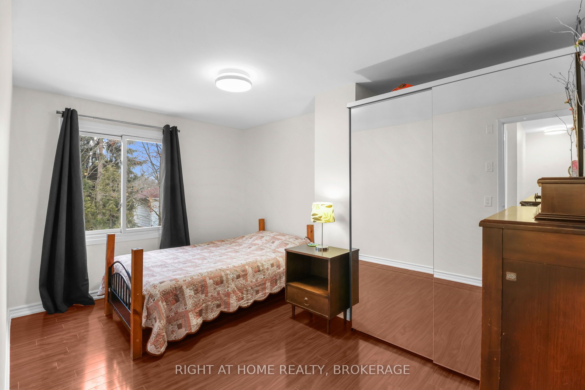 400 Bloor Street 100 Property Photo 22