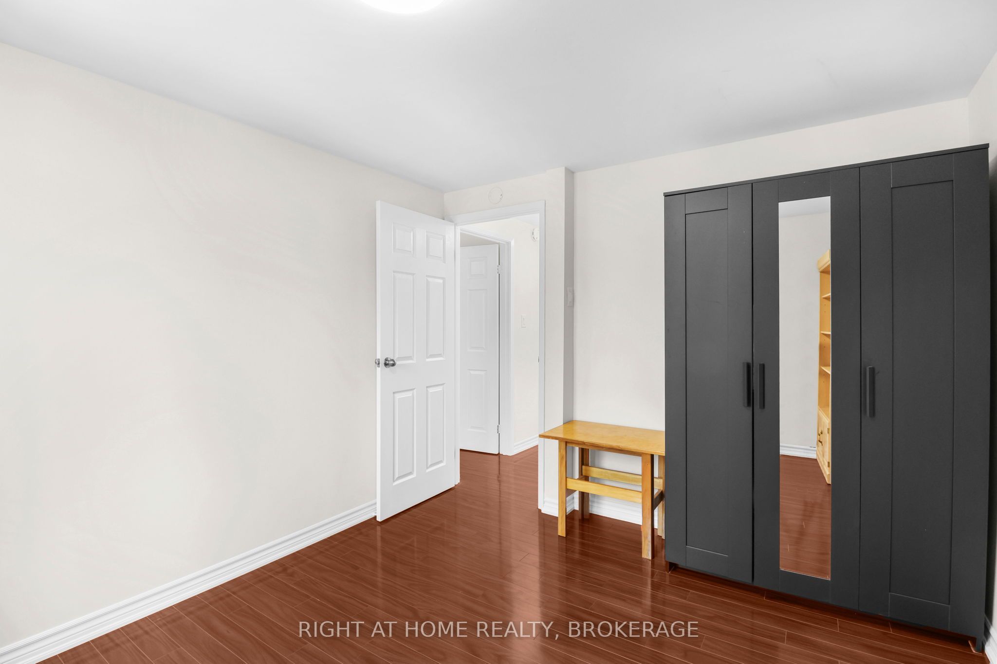 400 Bloor Street 100 Property Photo 25