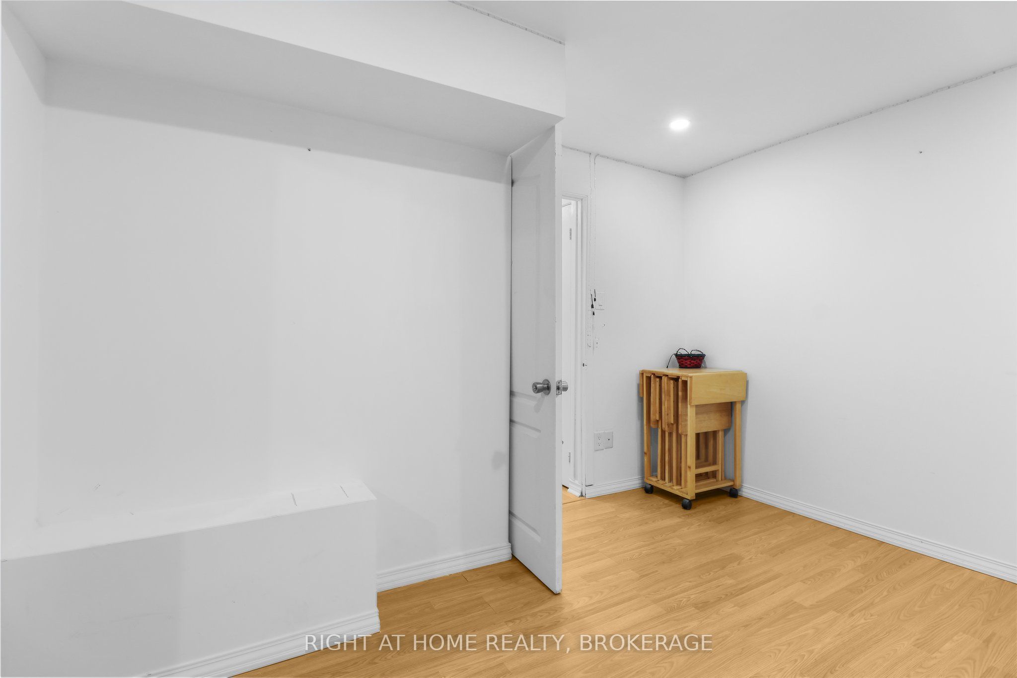 400 Bloor Street 100 Property Photo 27