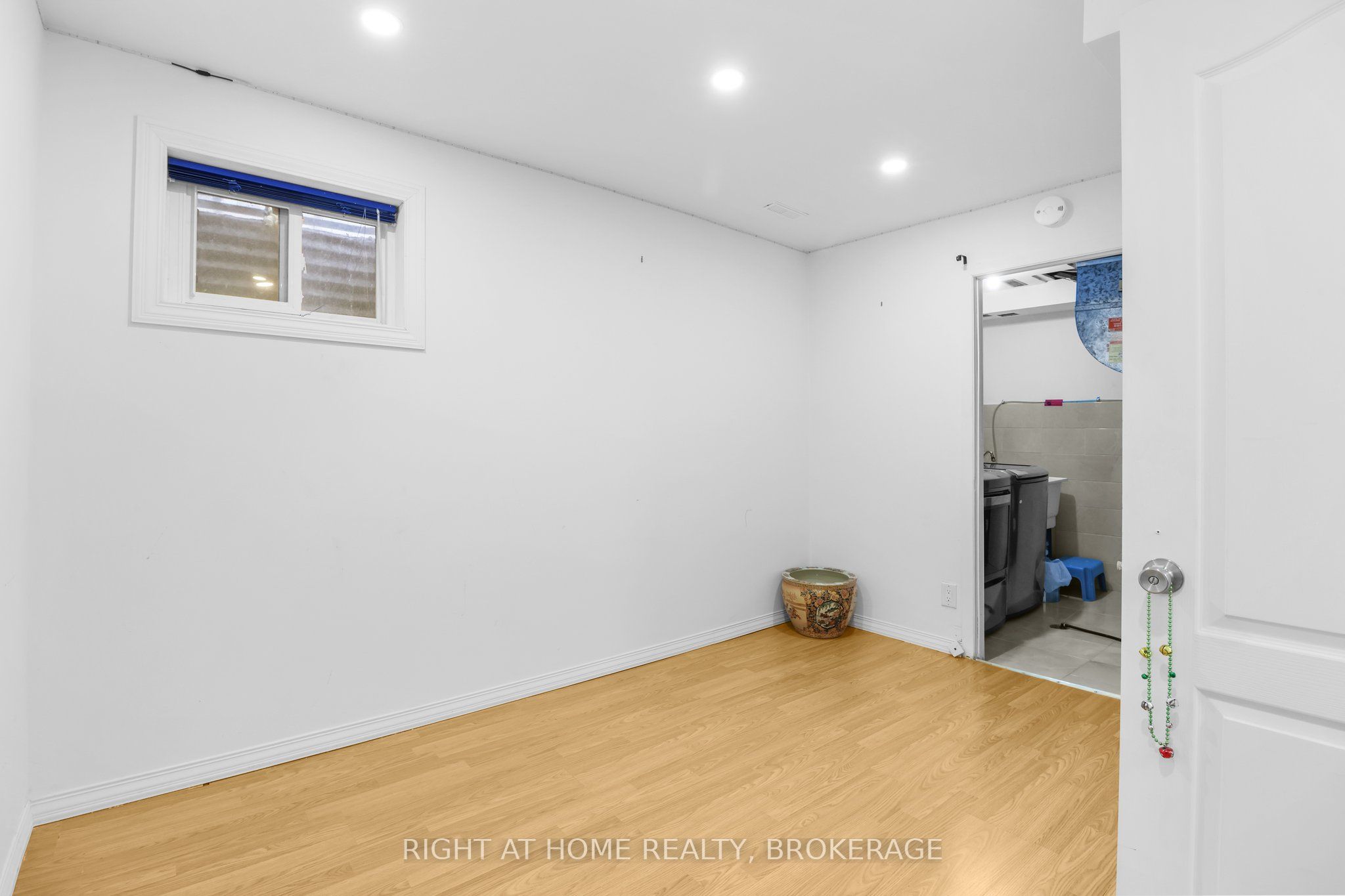 400 Bloor Street 100 Property Photo 28