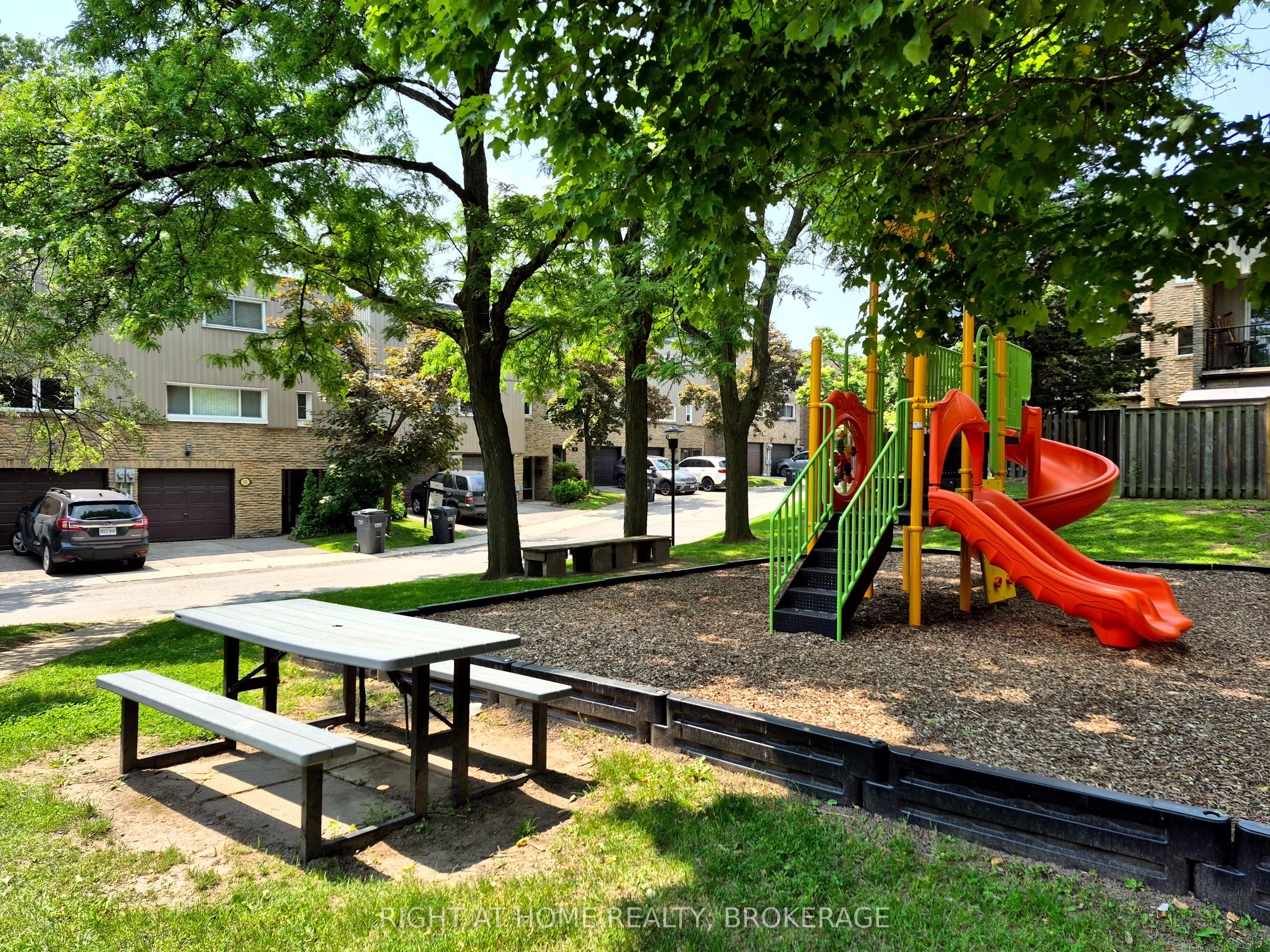 400 Bloor Street 100 Property Photo 35