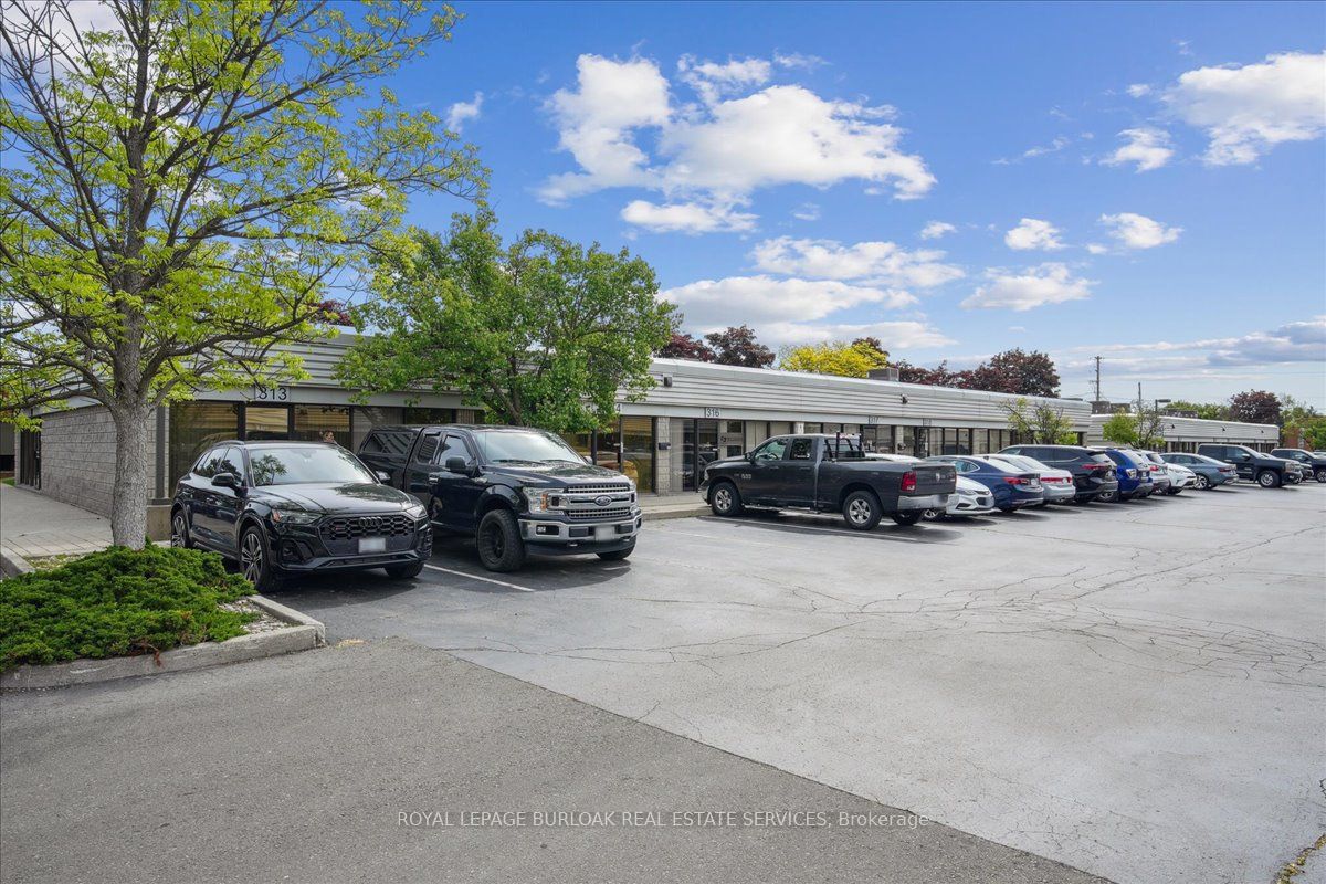 #320 - 2289 Fairview Street Property Photo 6