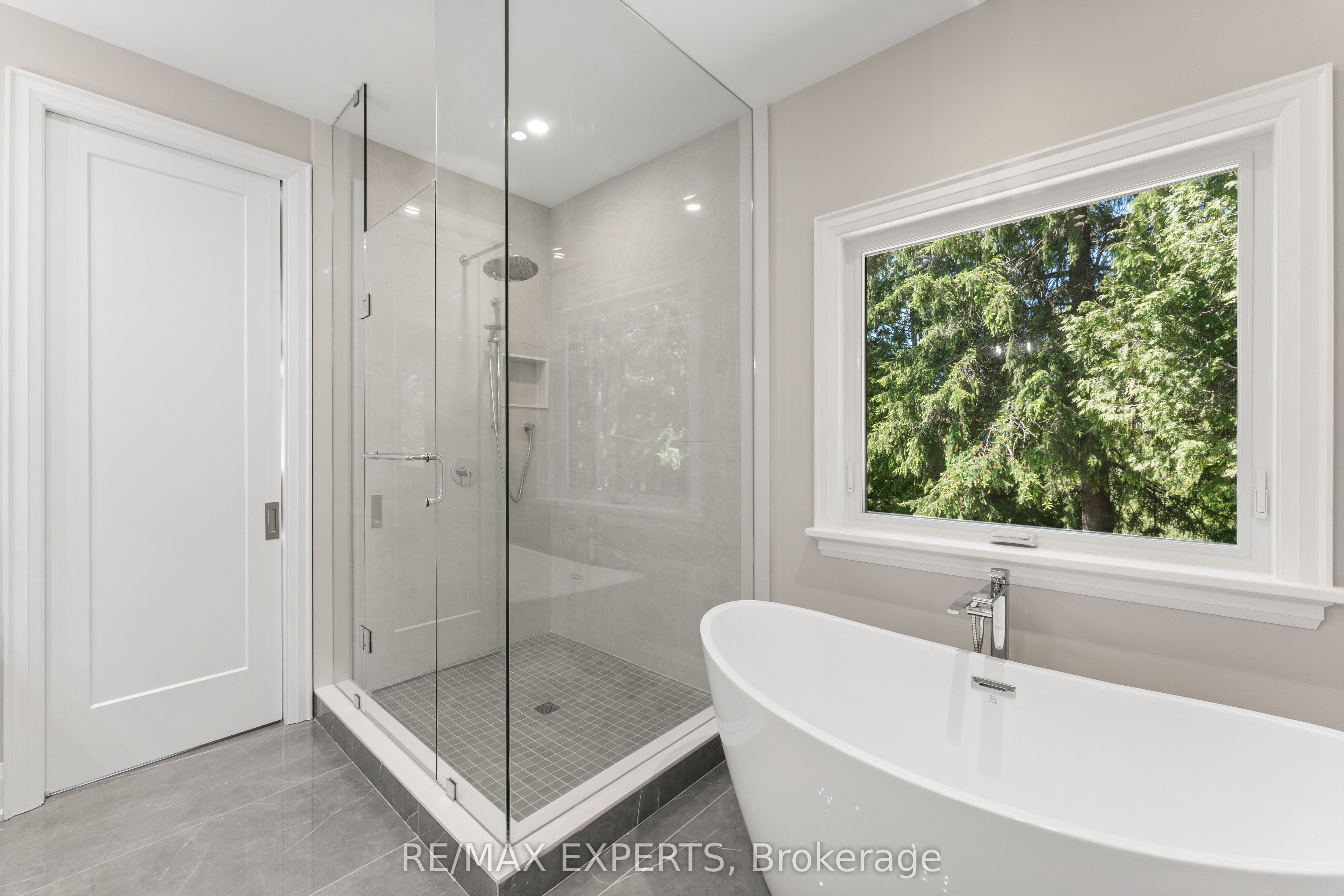 211 Pine Avenue Property Photo 25