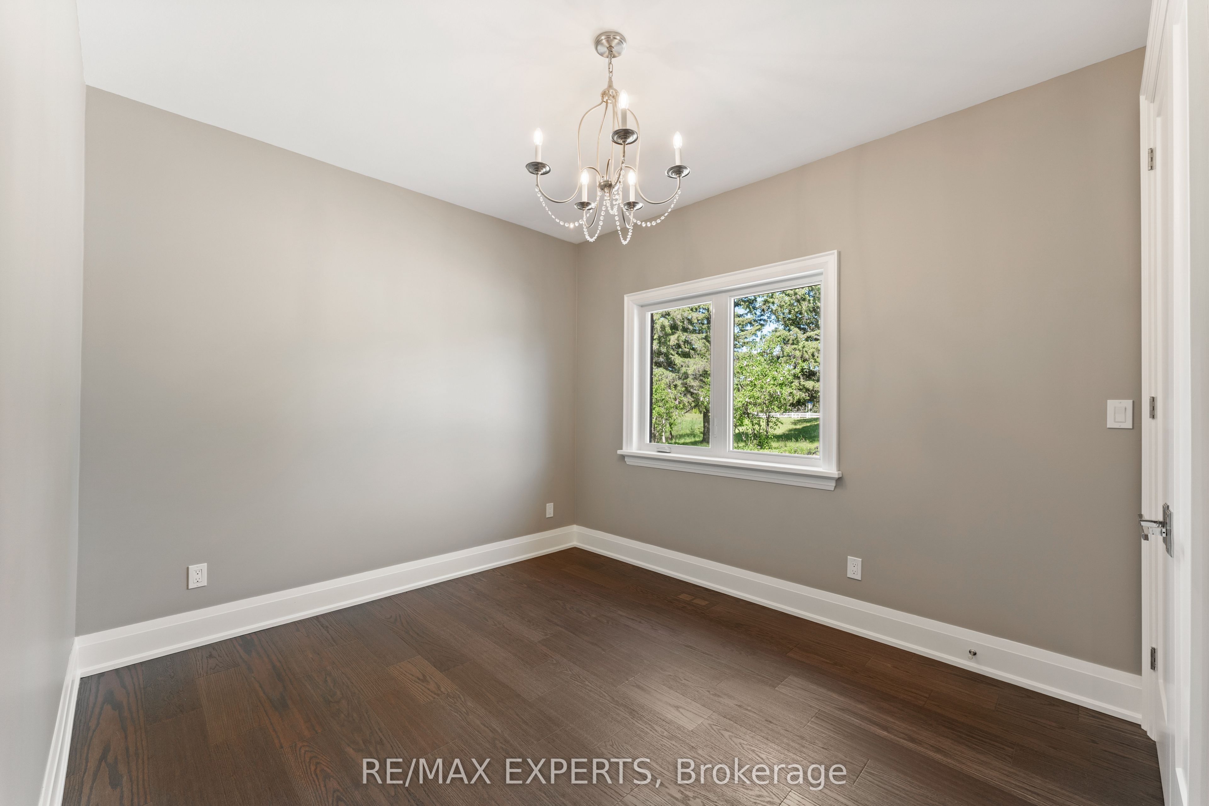 211 Pine Avenue Property Photo 27