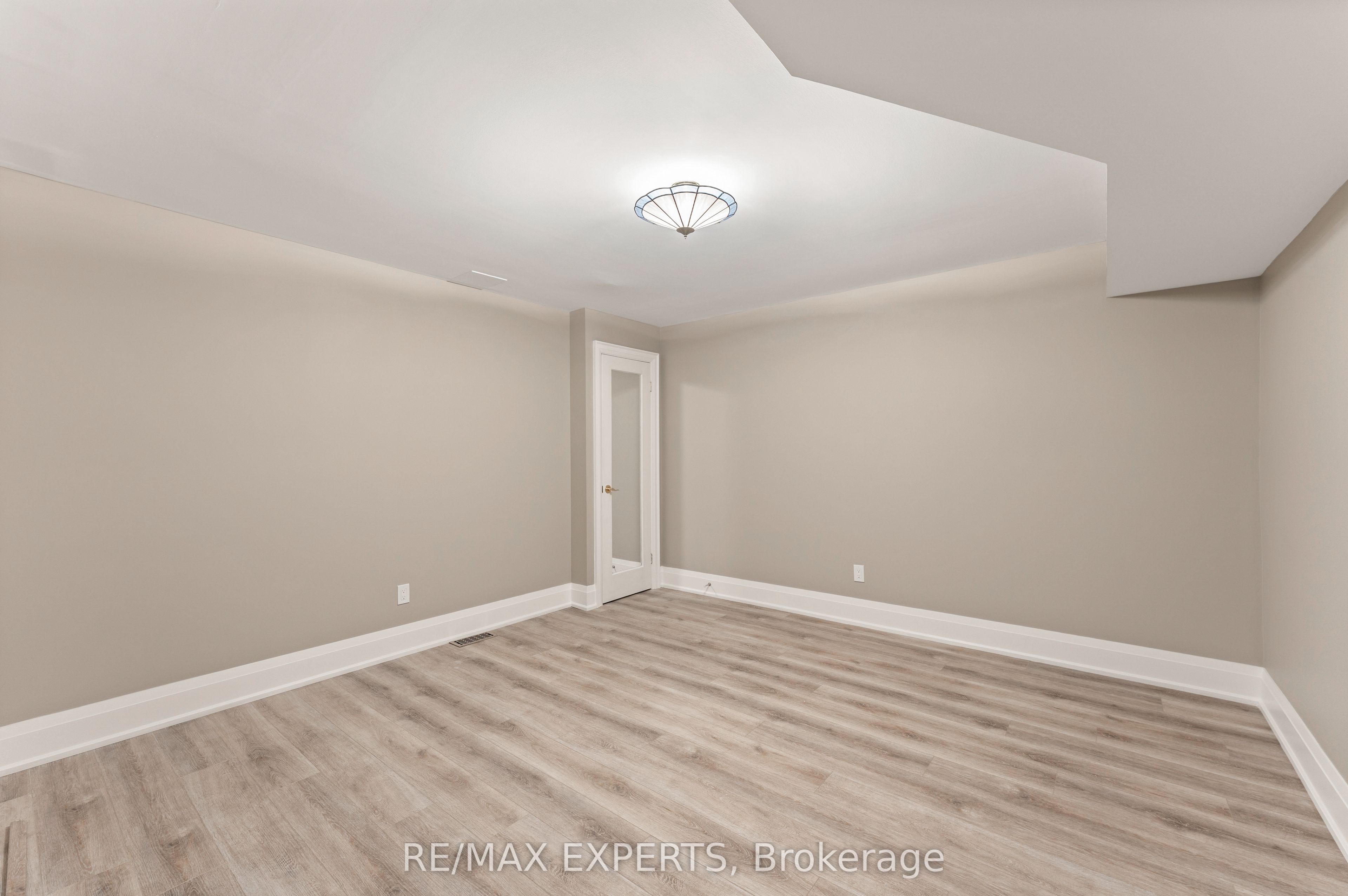 211 Pine Avenue Property Photo 38