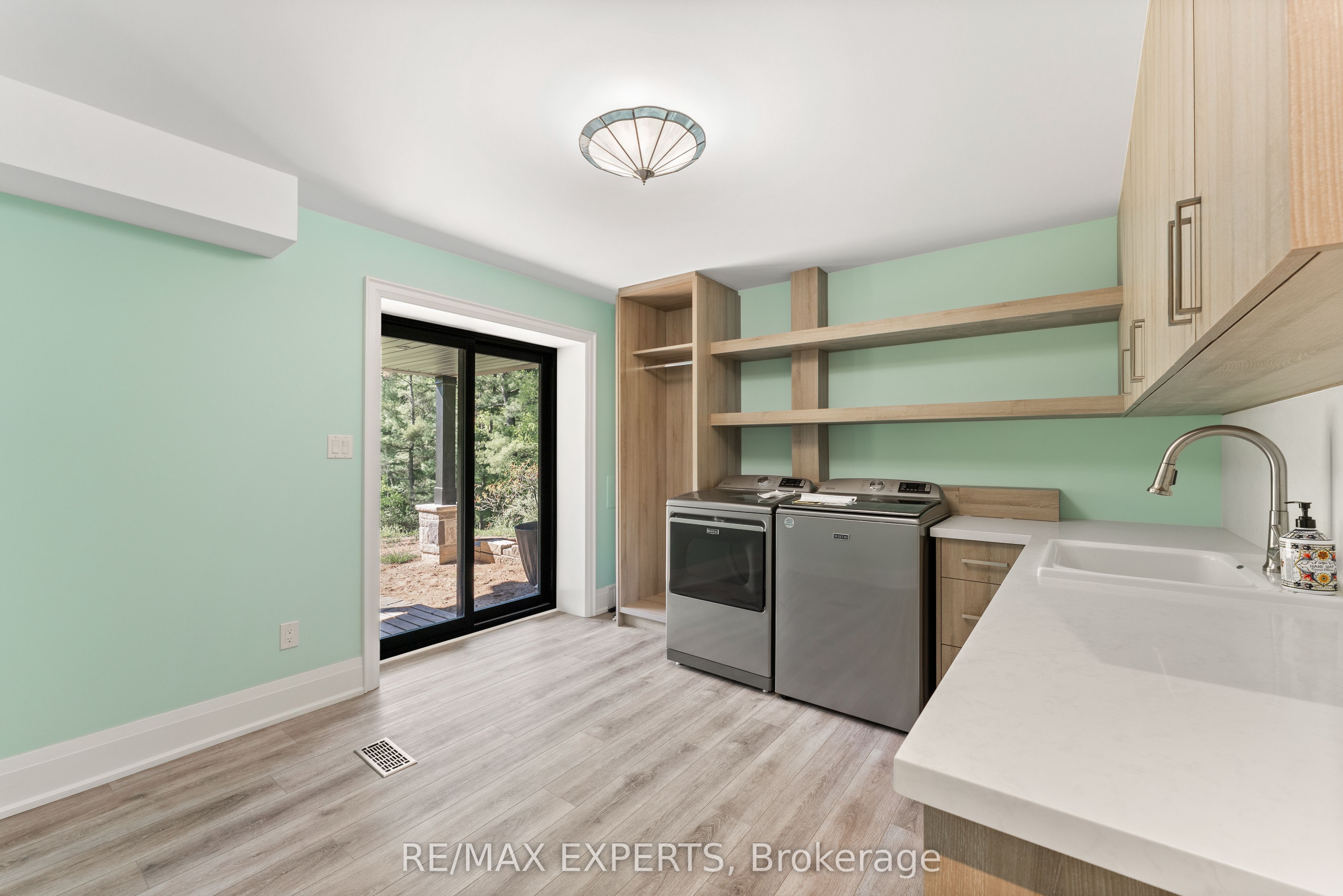 211 Pine Avenue Property Photo 40