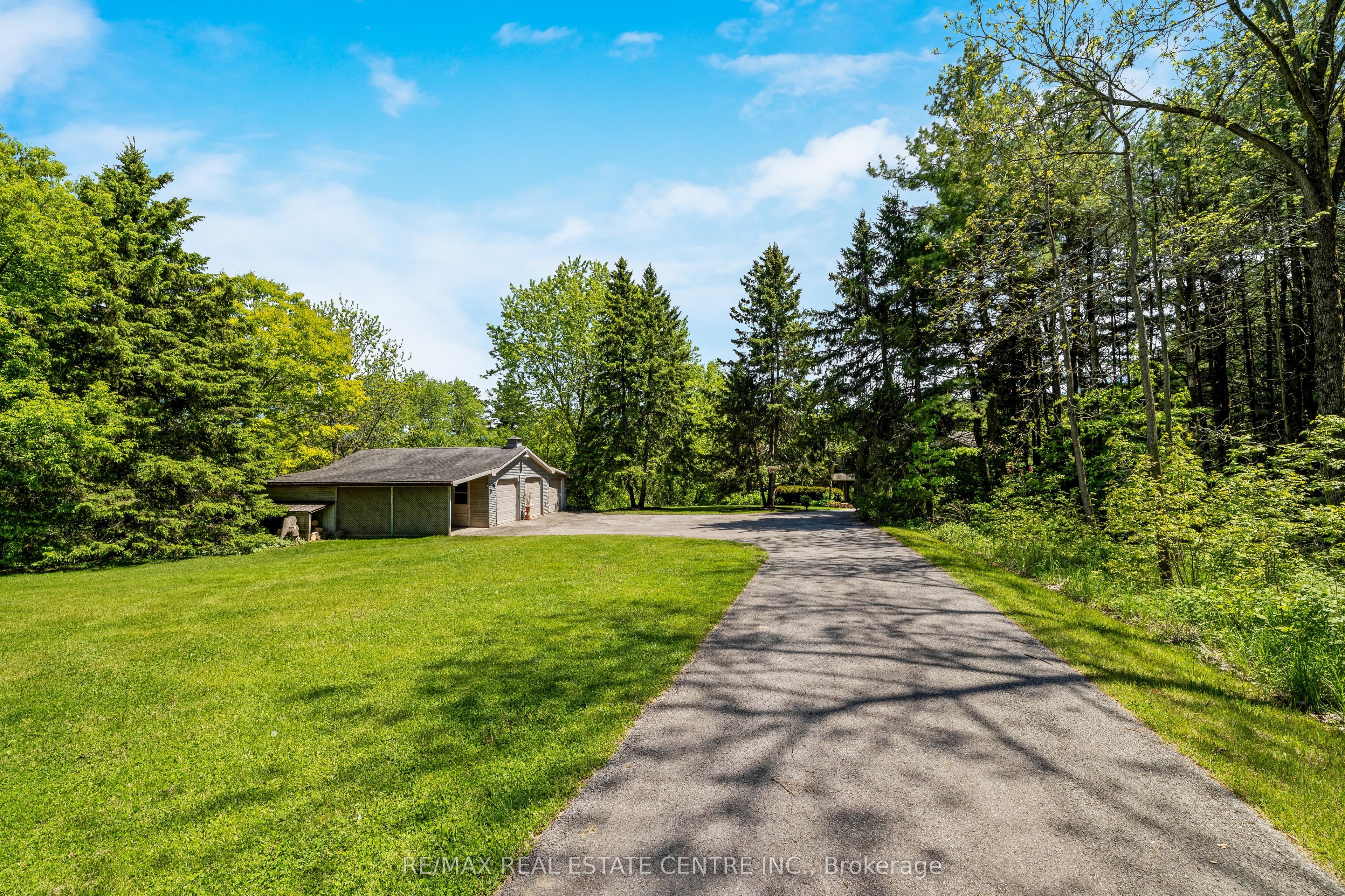 8492 Canyon Road Property Photo 3