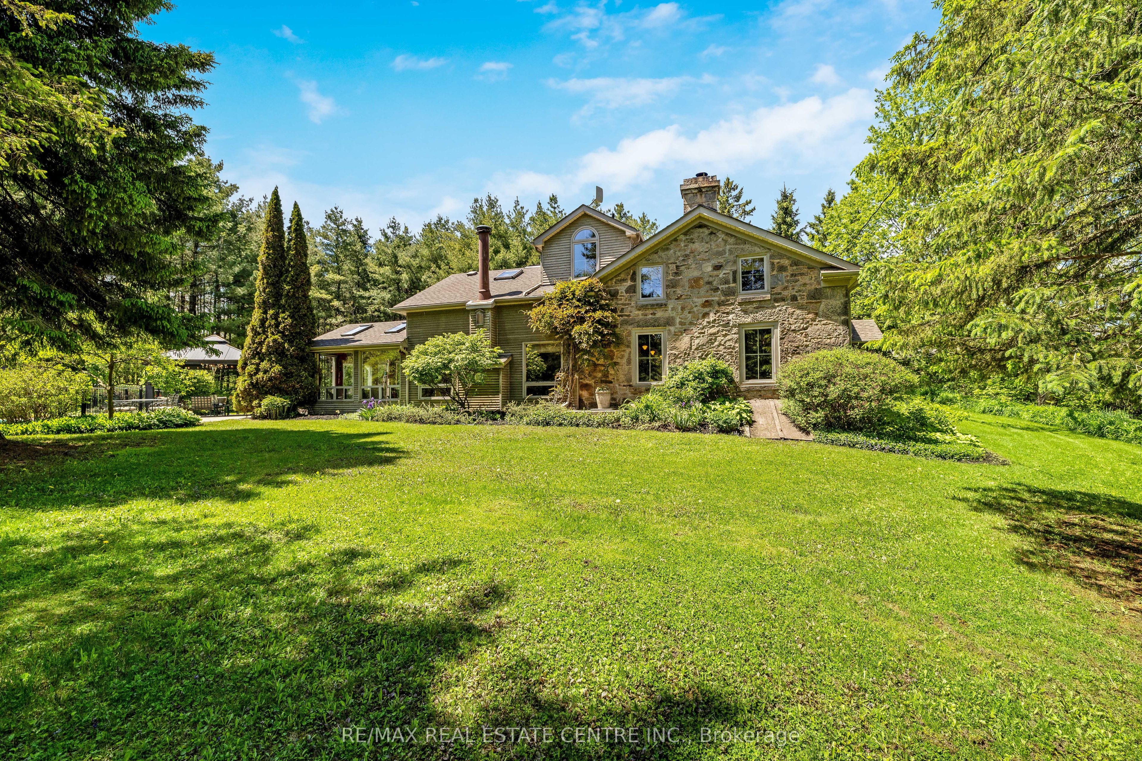 8492 Canyon Road Property Photo 11