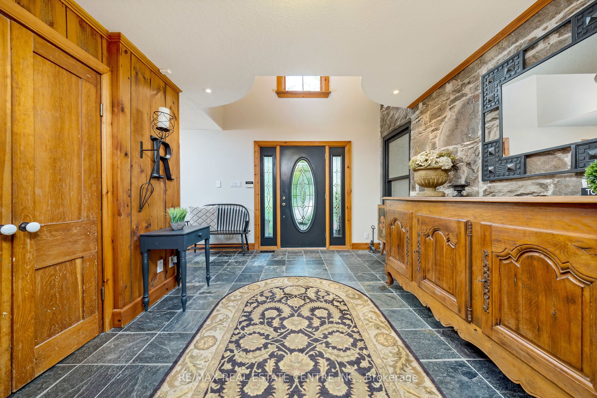 8492 Canyon Road Property Photo 14