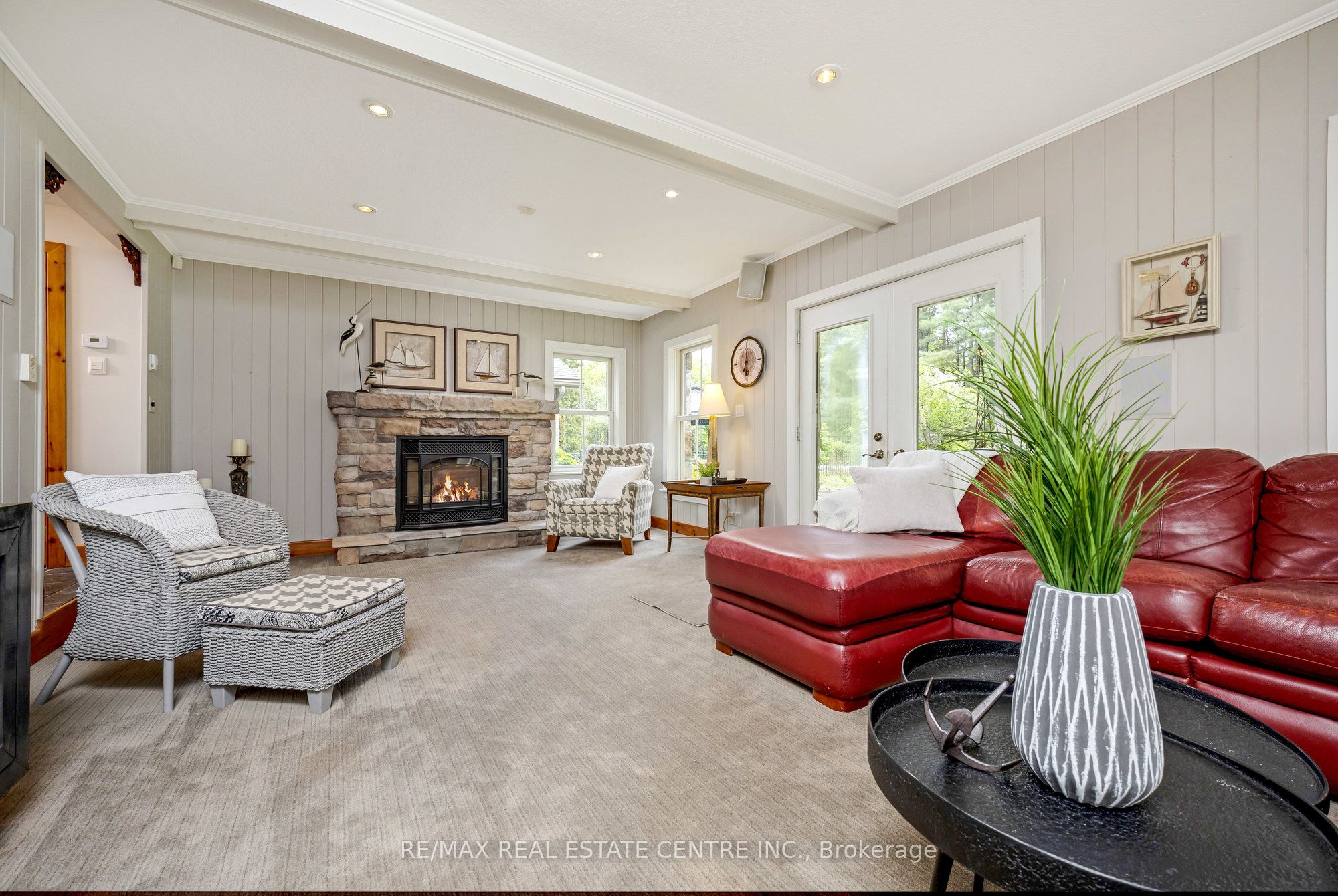 8492 Canyon Road Property Photo 19
