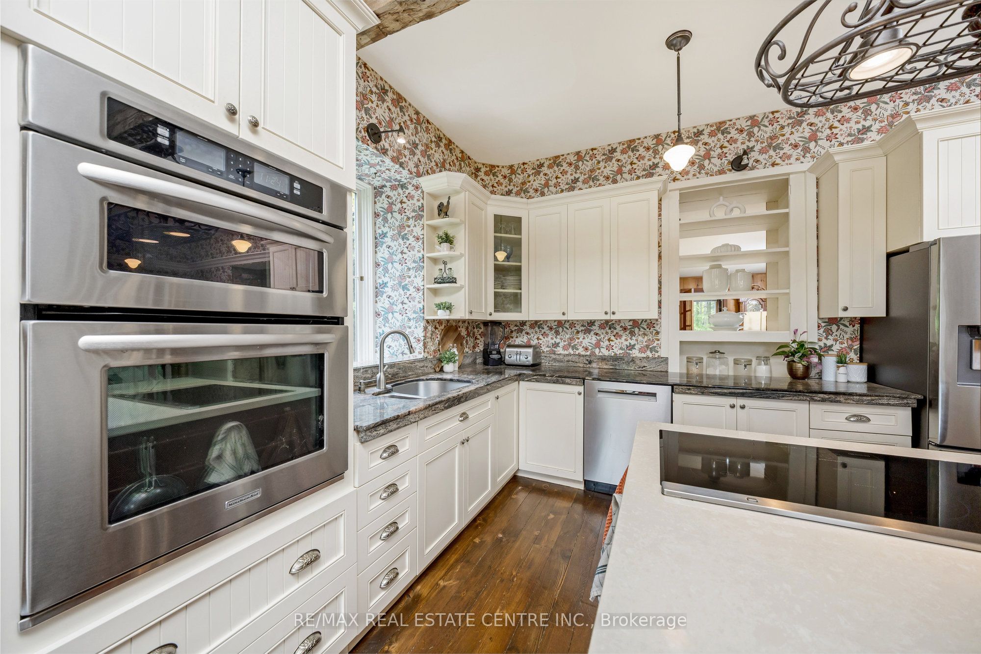 8492 Canyon Road Property Photo 23