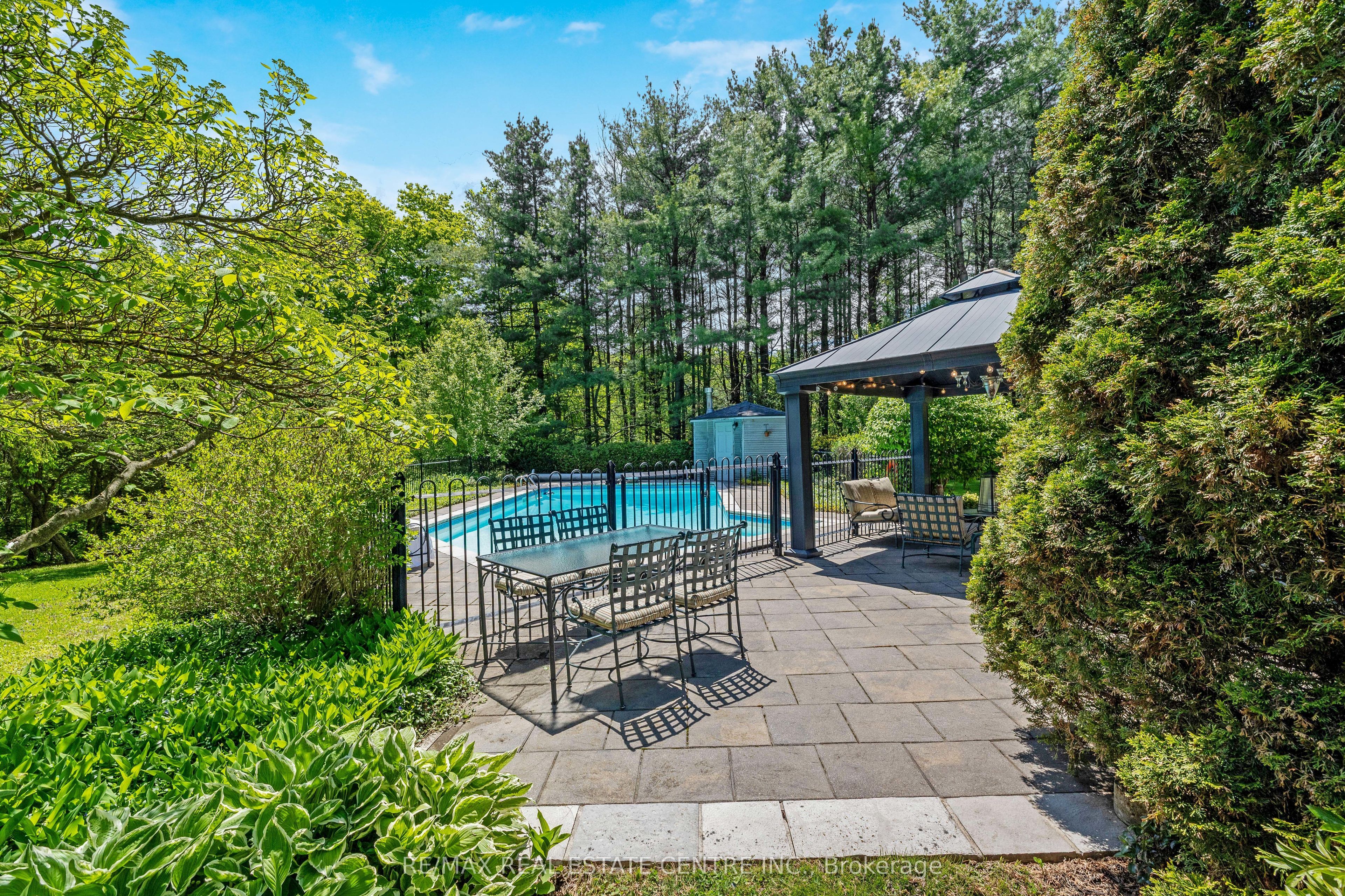8492 Canyon Road Property Photo 44