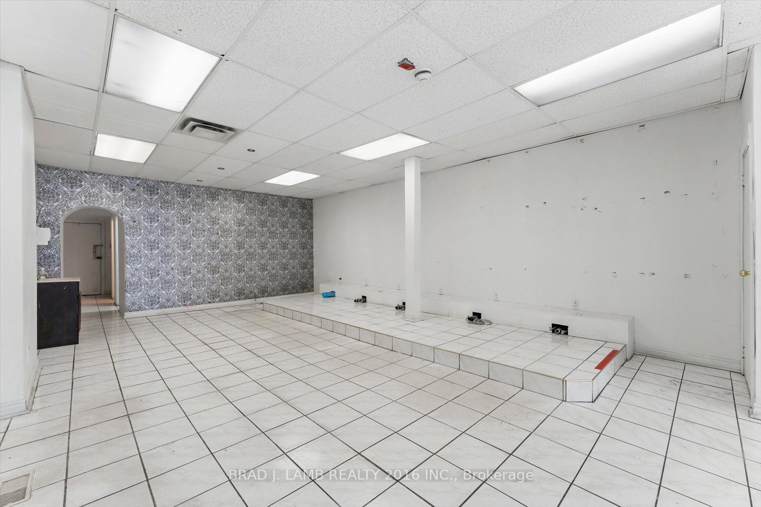 2957 Dundas Street Property Photo 6