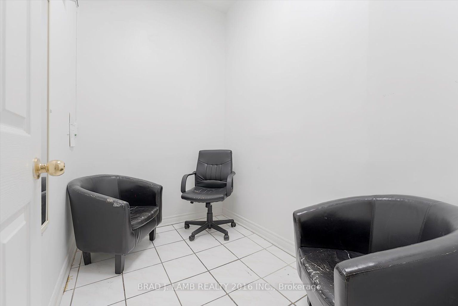 2957 Dundas Street Property Photo 14
