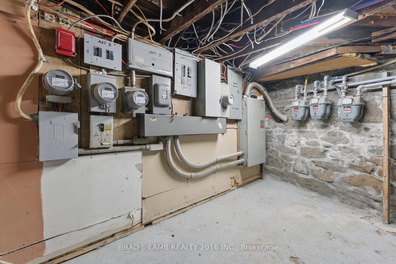 2957 Dundas Street Property Photo 15