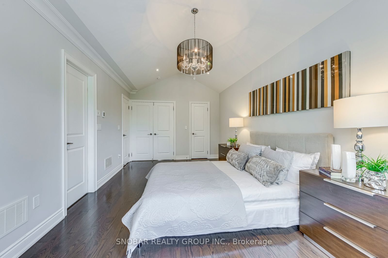 797 Oxford Street Property Photo 27