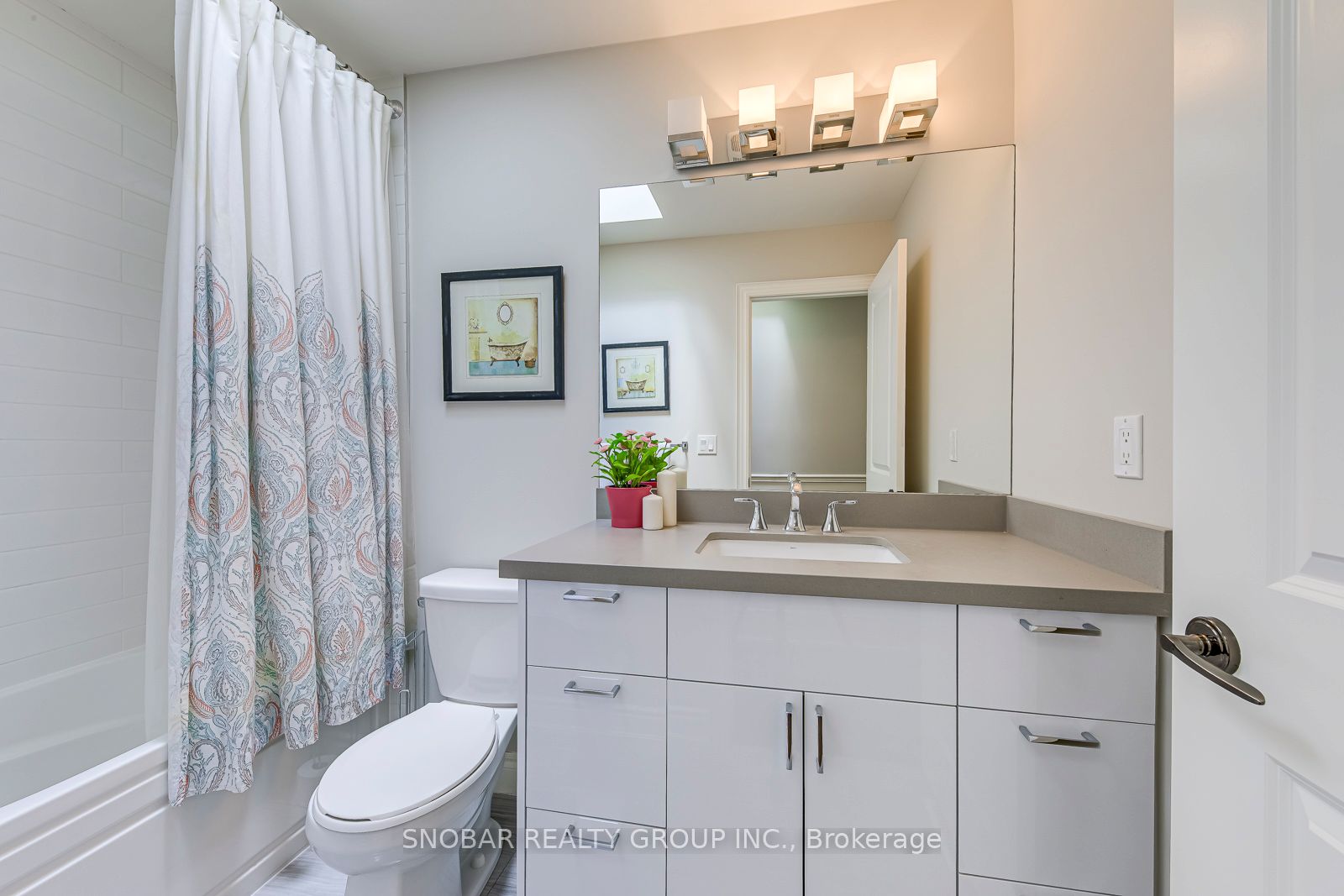 797 Oxford Street Property Photo 38