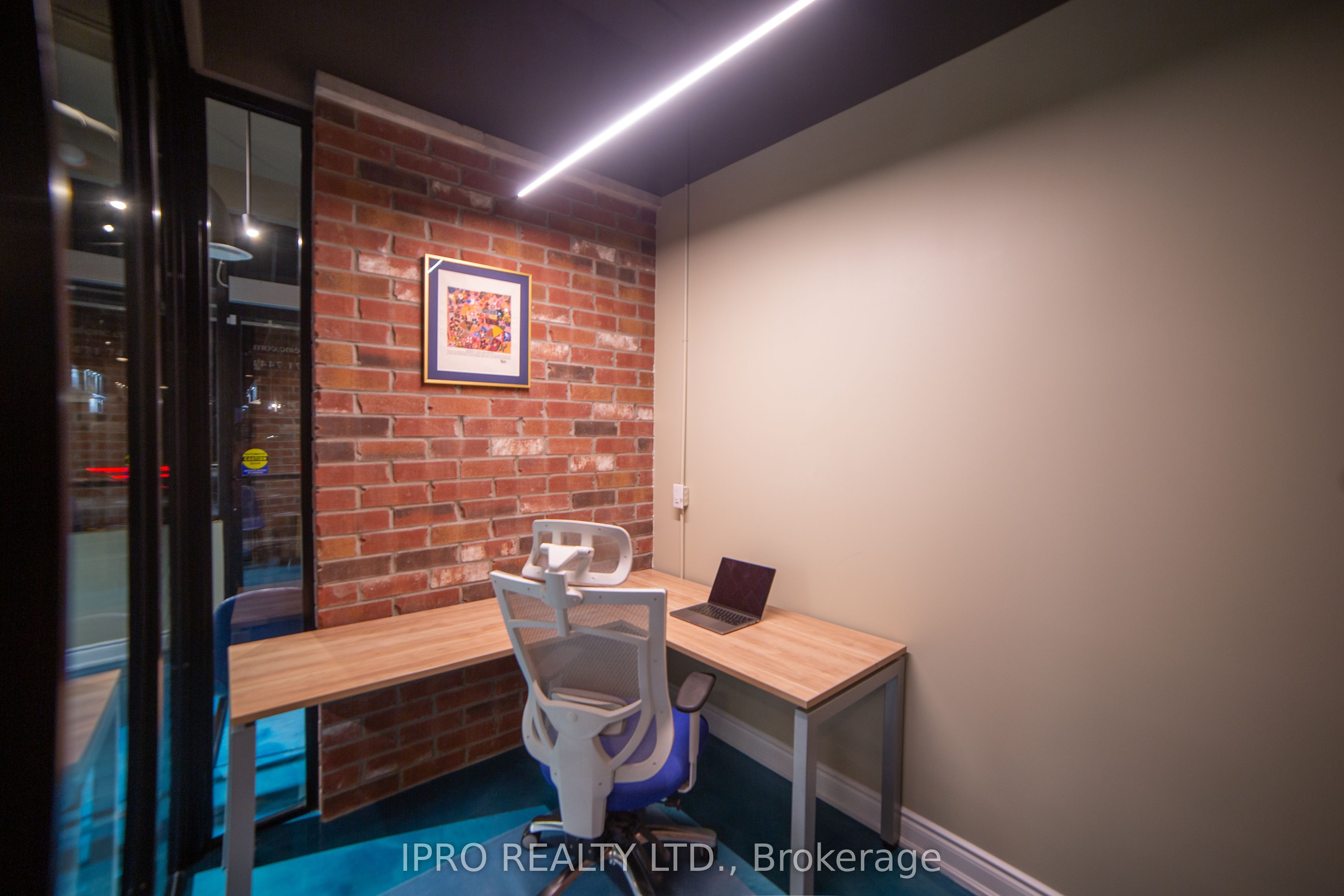 126 Burnhamthorpe Road Property Photo 6