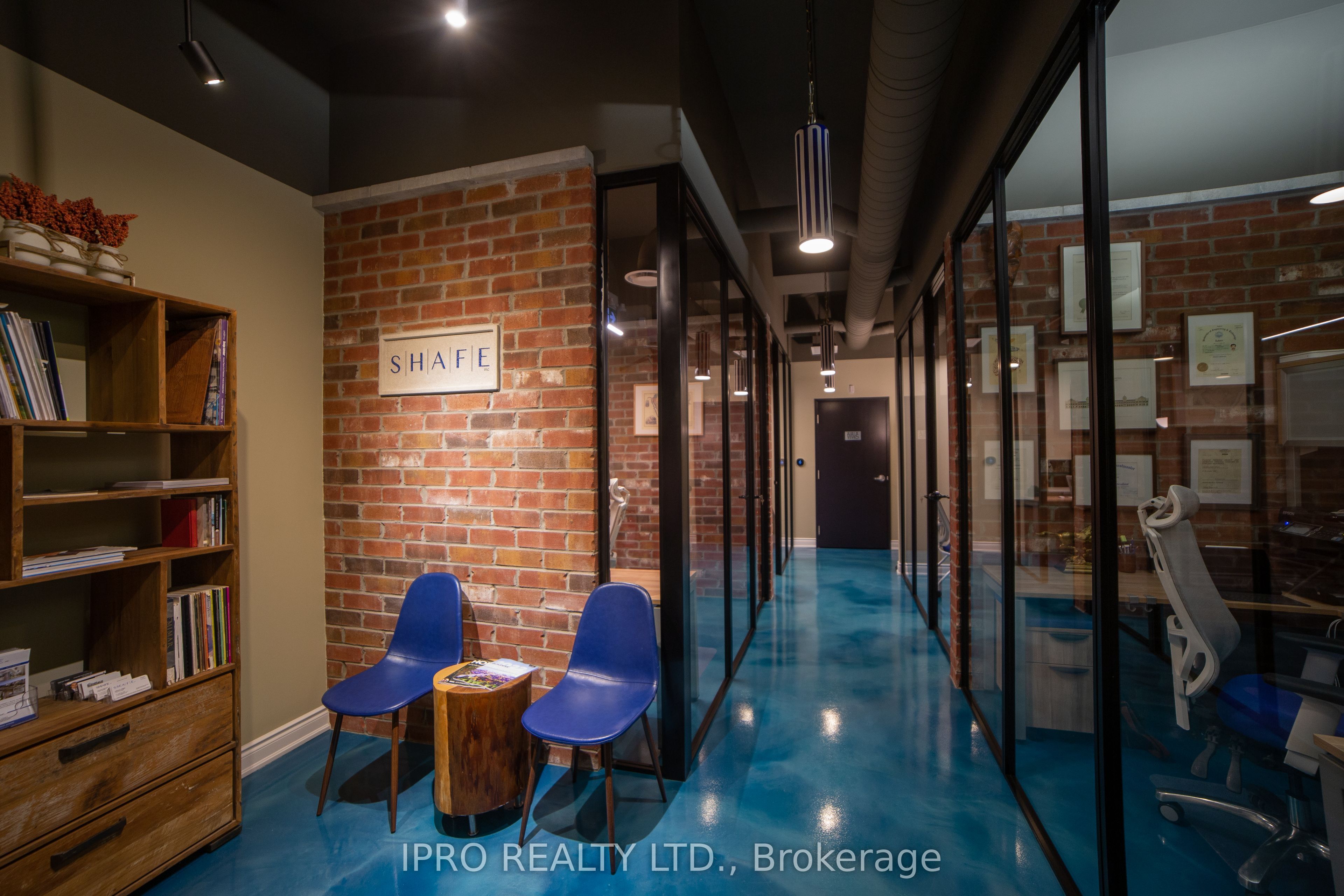 126 Burnhamthorpe Road Property Photo 8