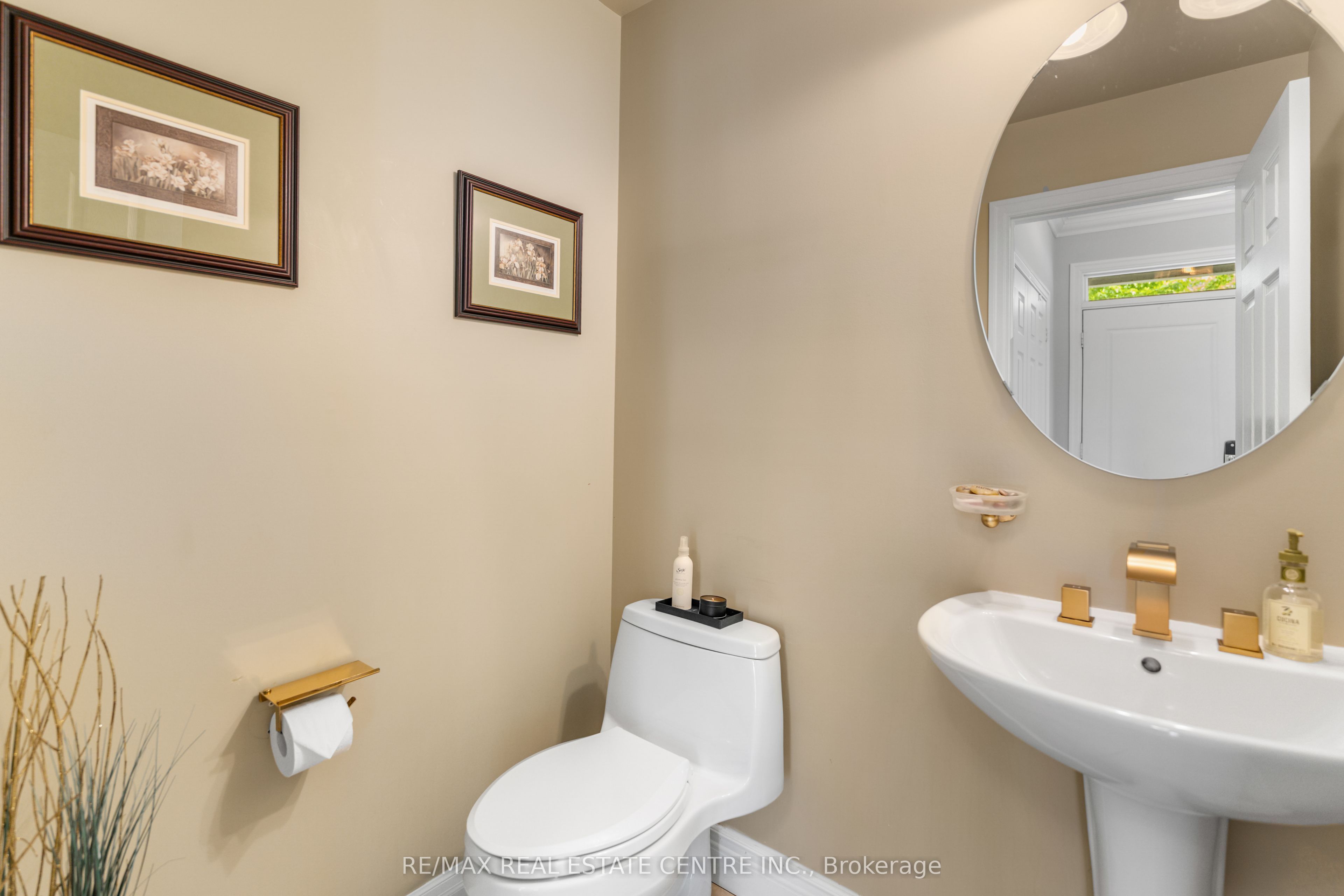 12 St. Lawrence Drive Property Photo 8