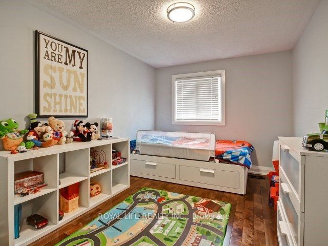 1070 Lindsay Drive Property Photo 16