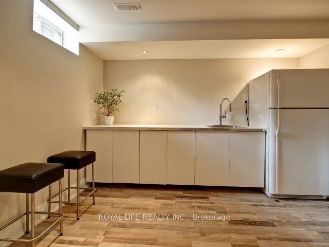 1070 Lindsay Drive Property Photo 18