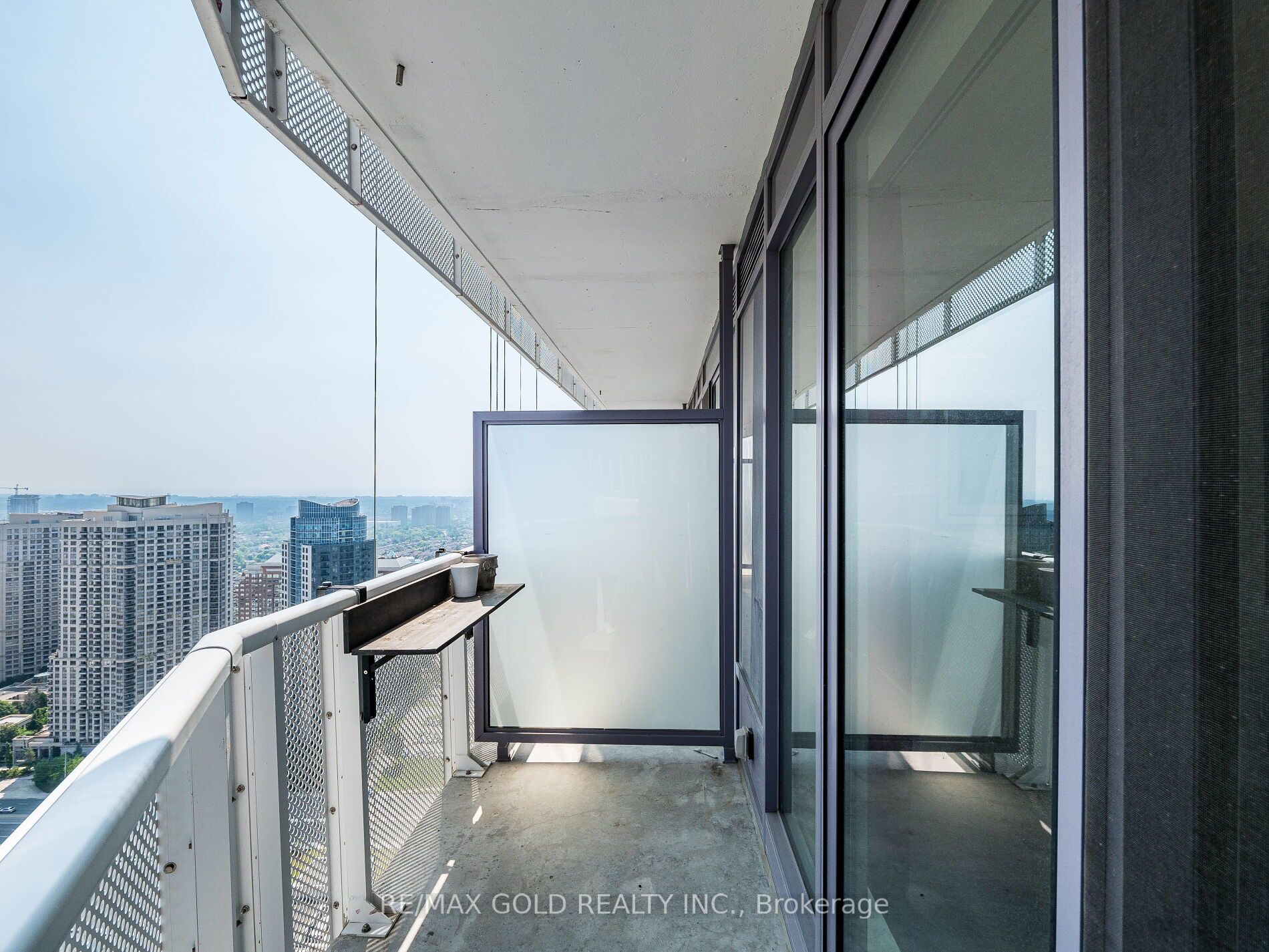 #3705 - 4065 Confederation Parkway Property Photo 17