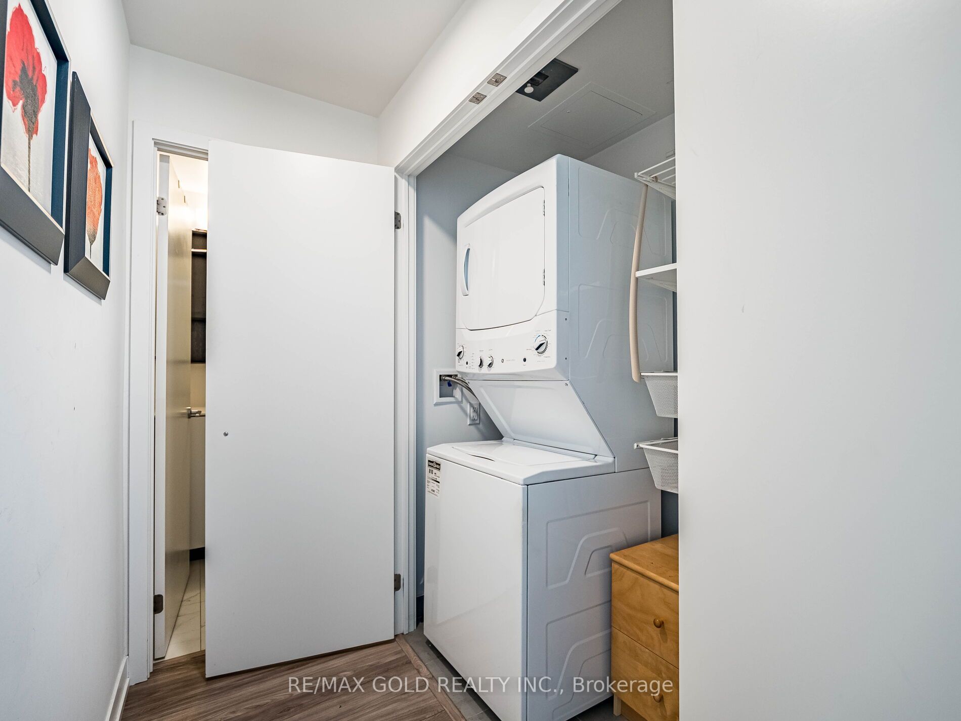 #3705 - 4065 Confederation Parkway Property Photo 18