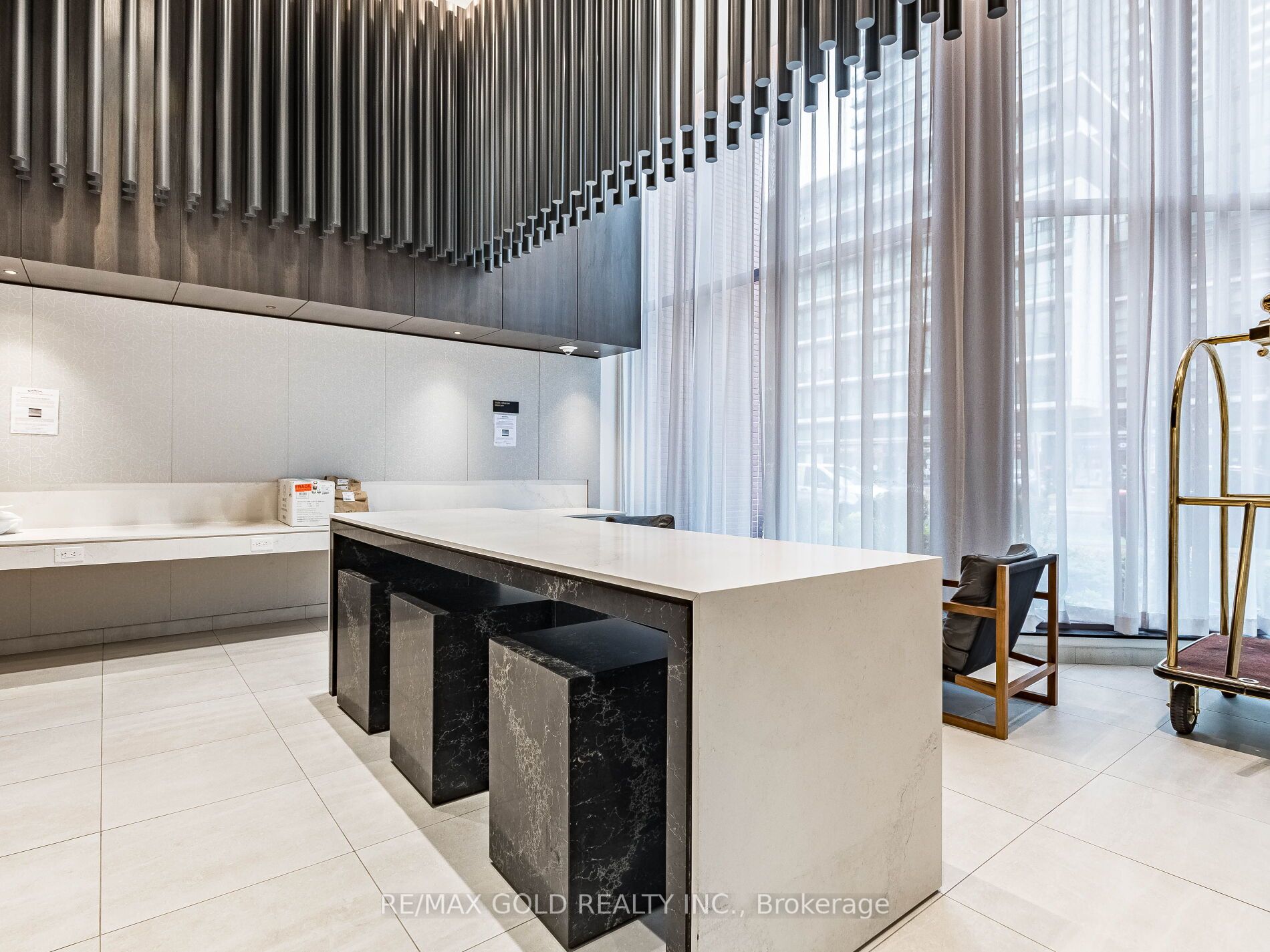 #3705 - 4065 Confederation Parkway Property Photo 20