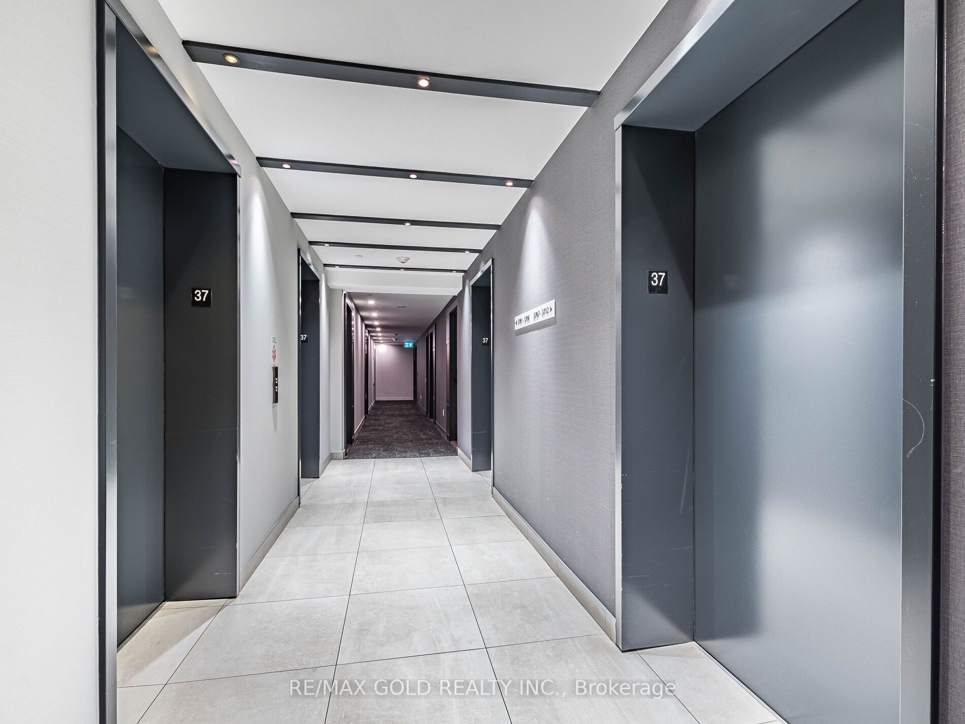 #3705 - 4065 Confederation Parkway Property Photo 21