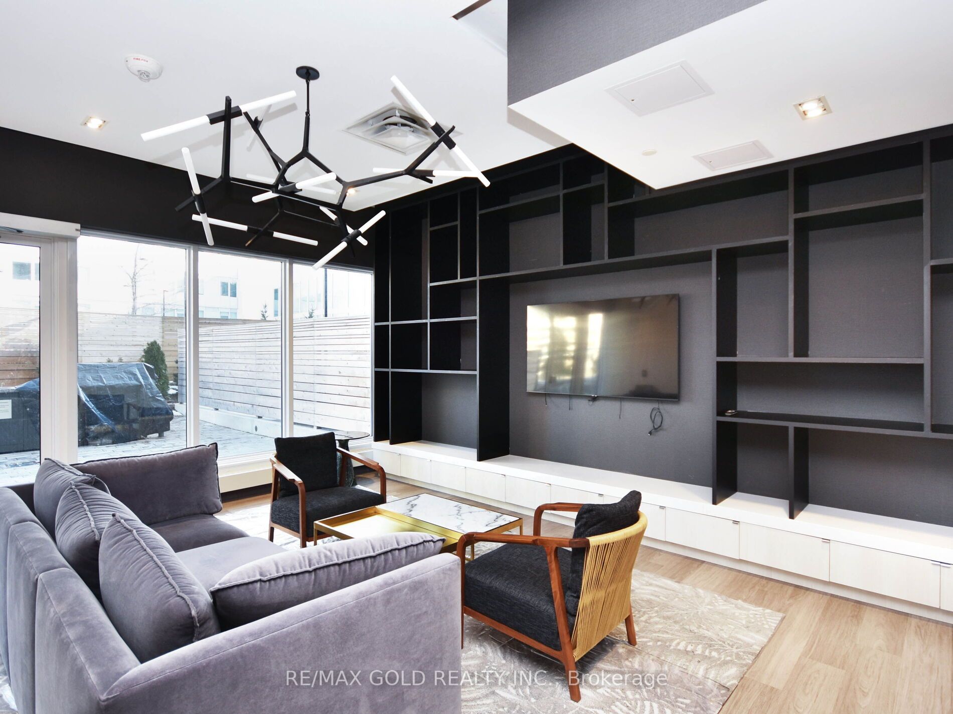 #3705 - 4065 Confederation Parkway Property Photo 26